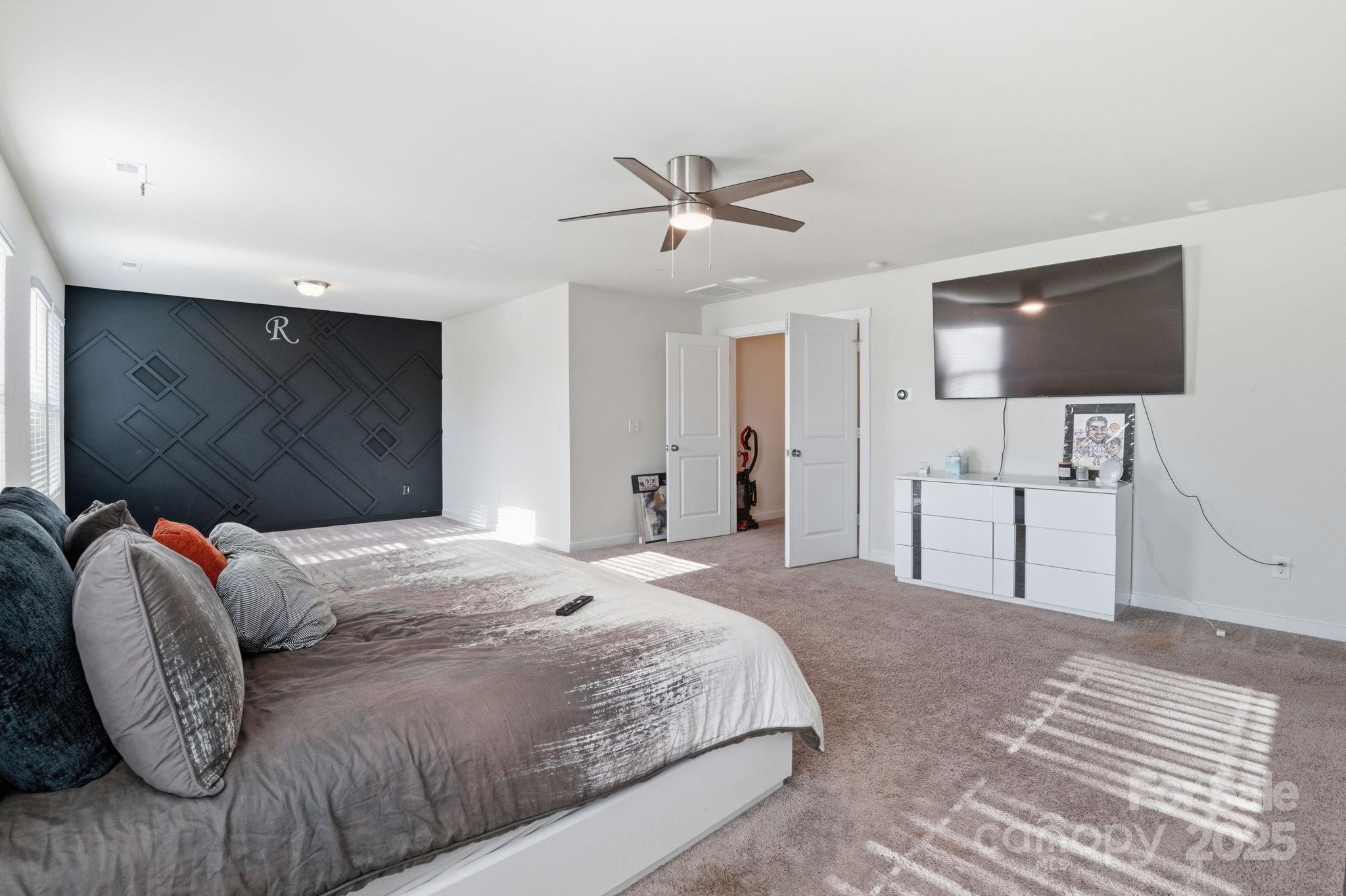 8220 Hudson Forest Drive Property Photo 18