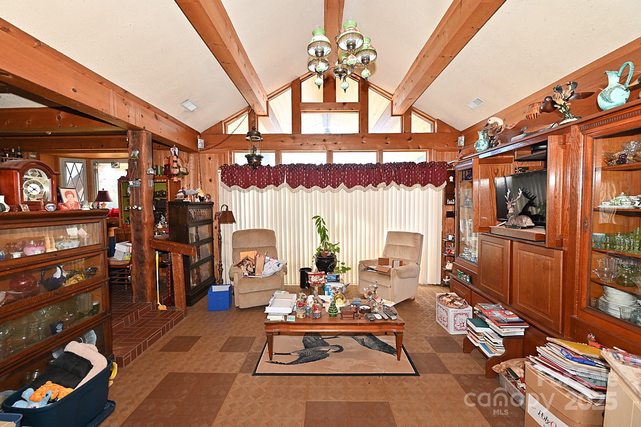 1859 Kale Road Property Photo 8