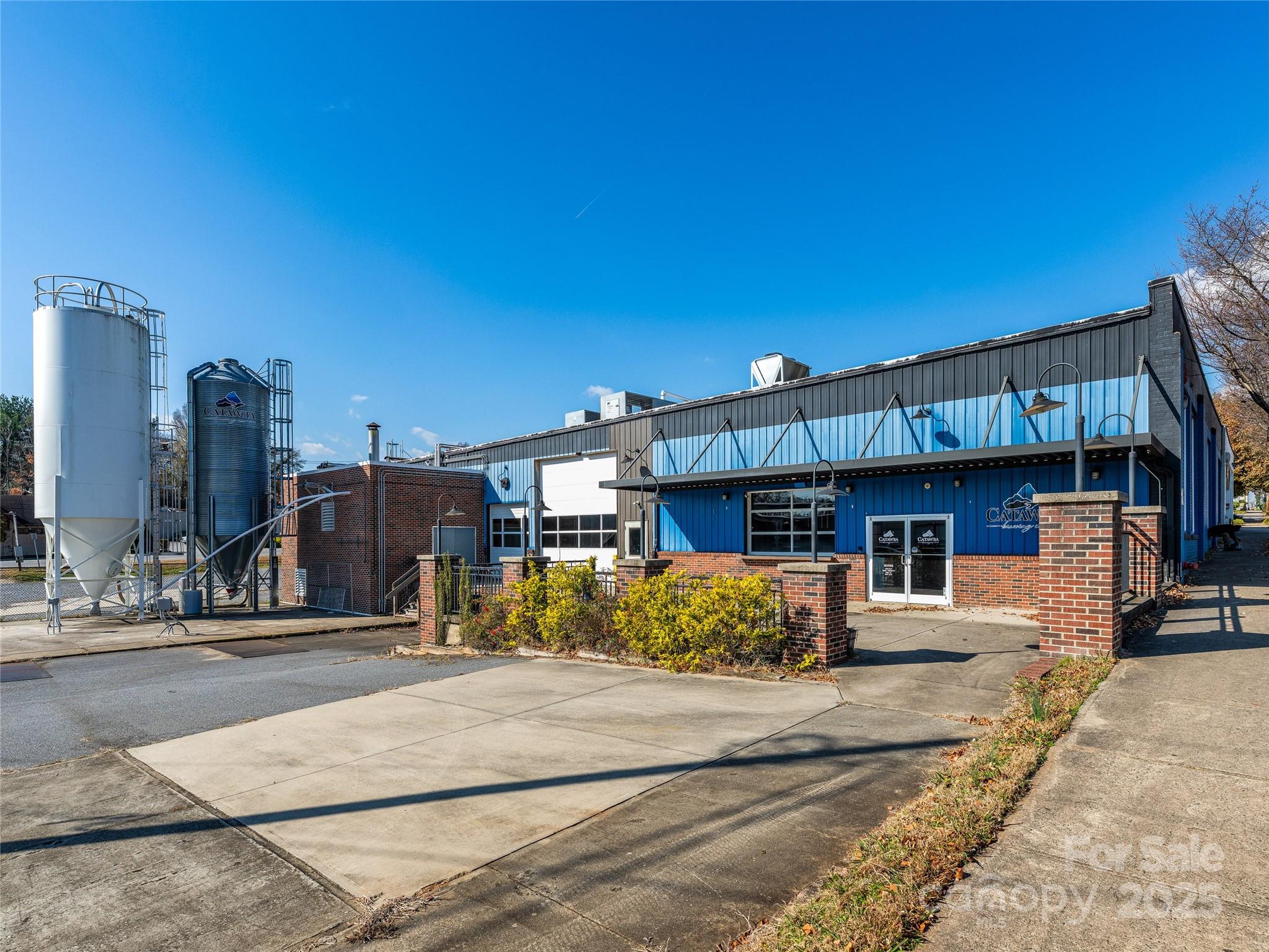212 S Green Street Property Photo 6