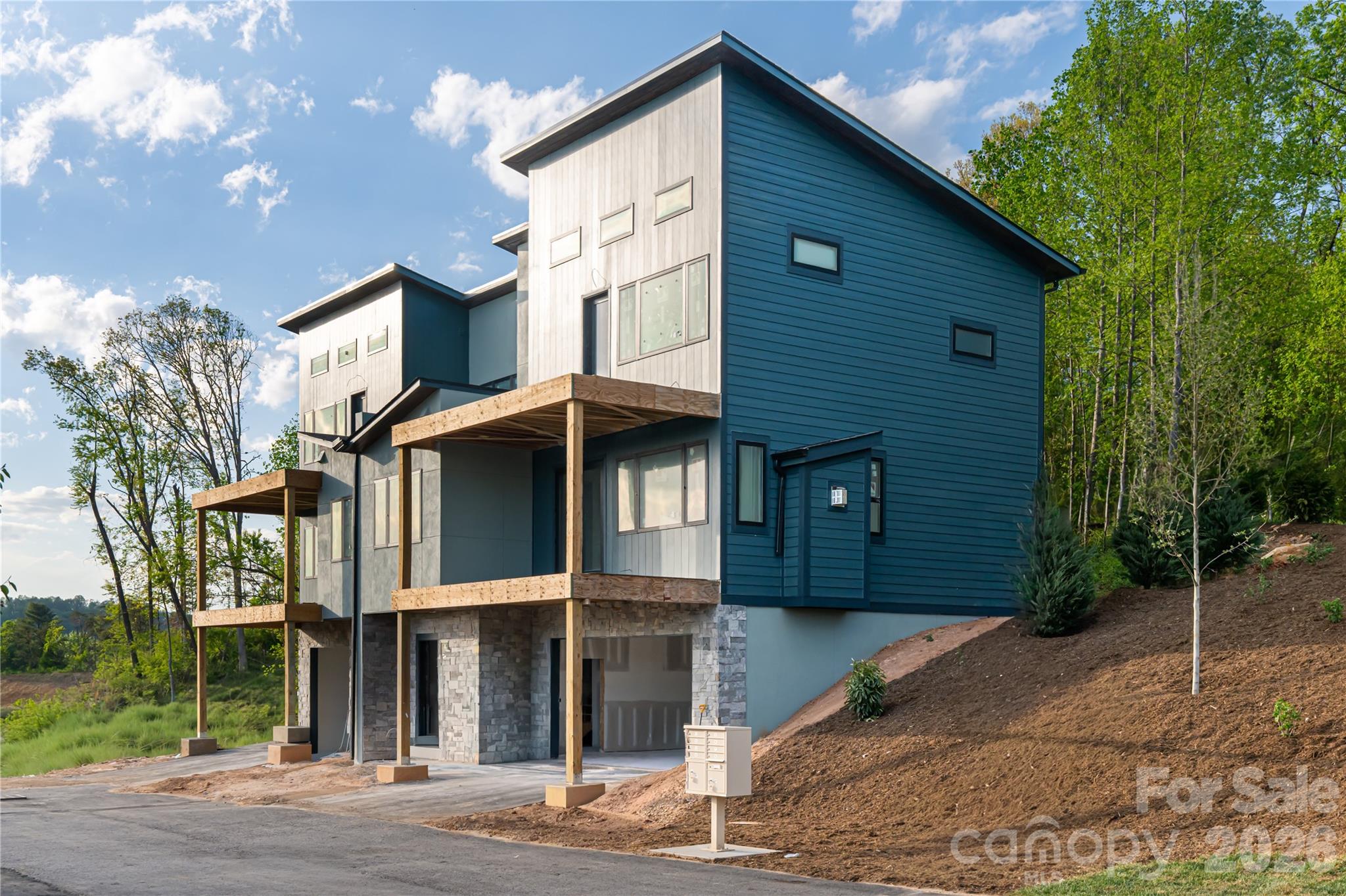 611 Storybook Villas Trail Property Photo 7