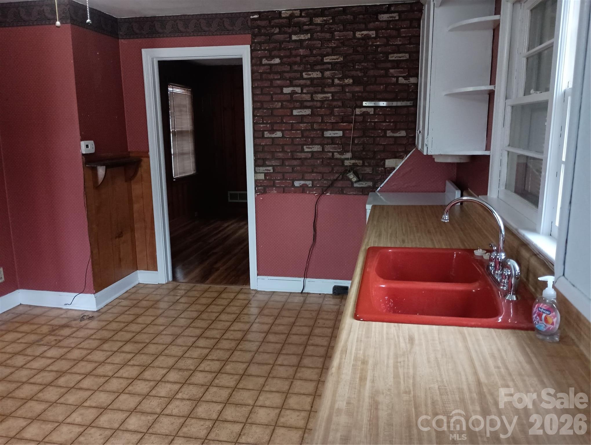 1303 W Dixon Boulevard Property Photo 19
