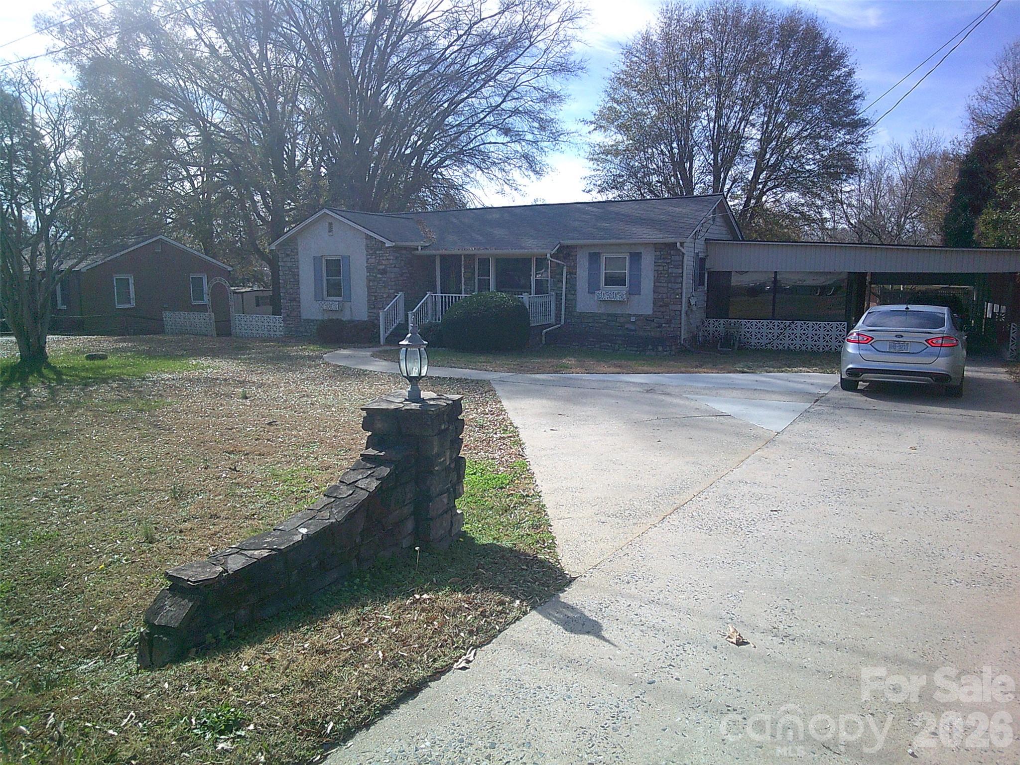 1303 W Dixon Boulevard Property Photo 29