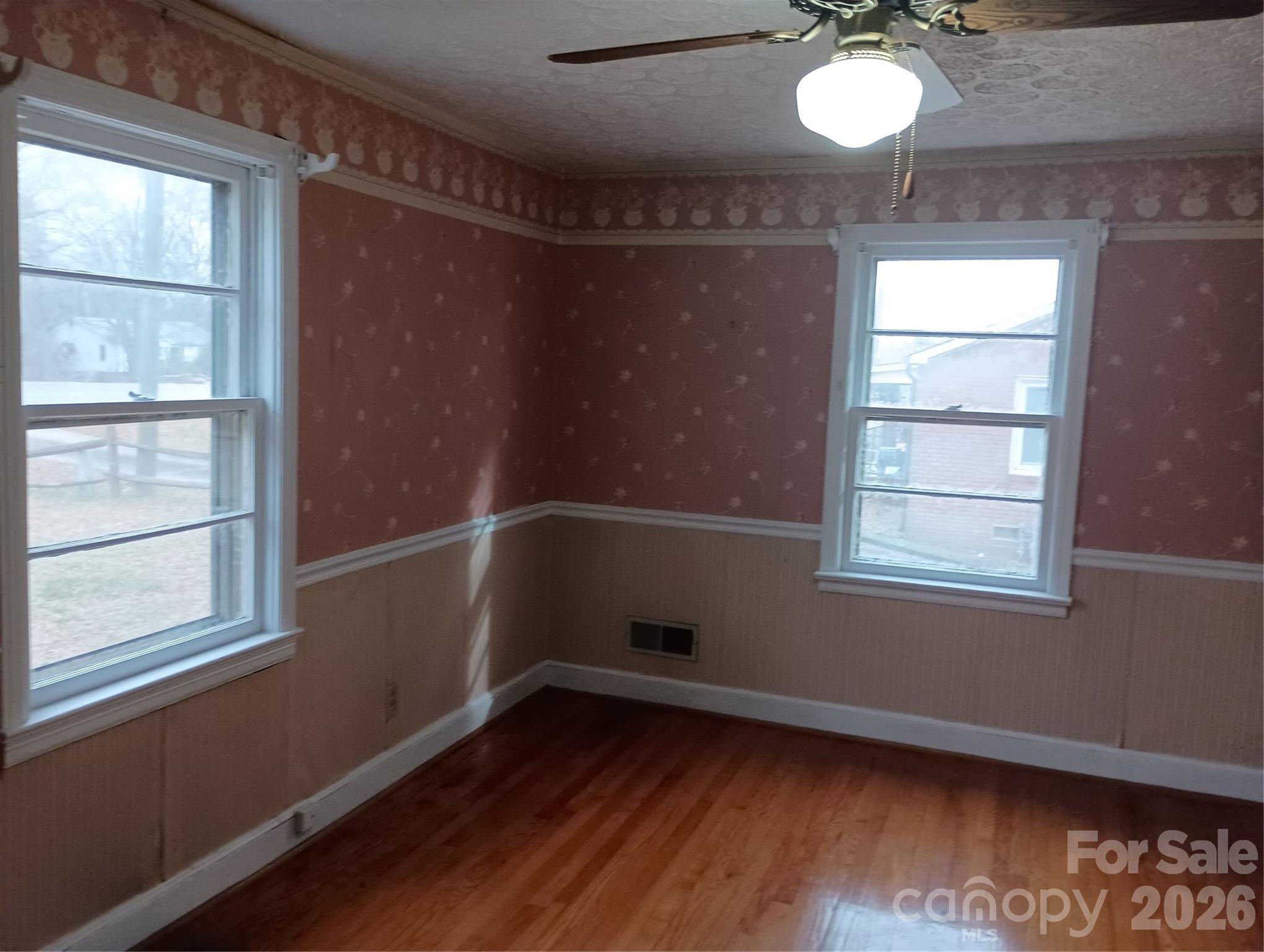 1303 W Dixon Boulevard Property Photo 33