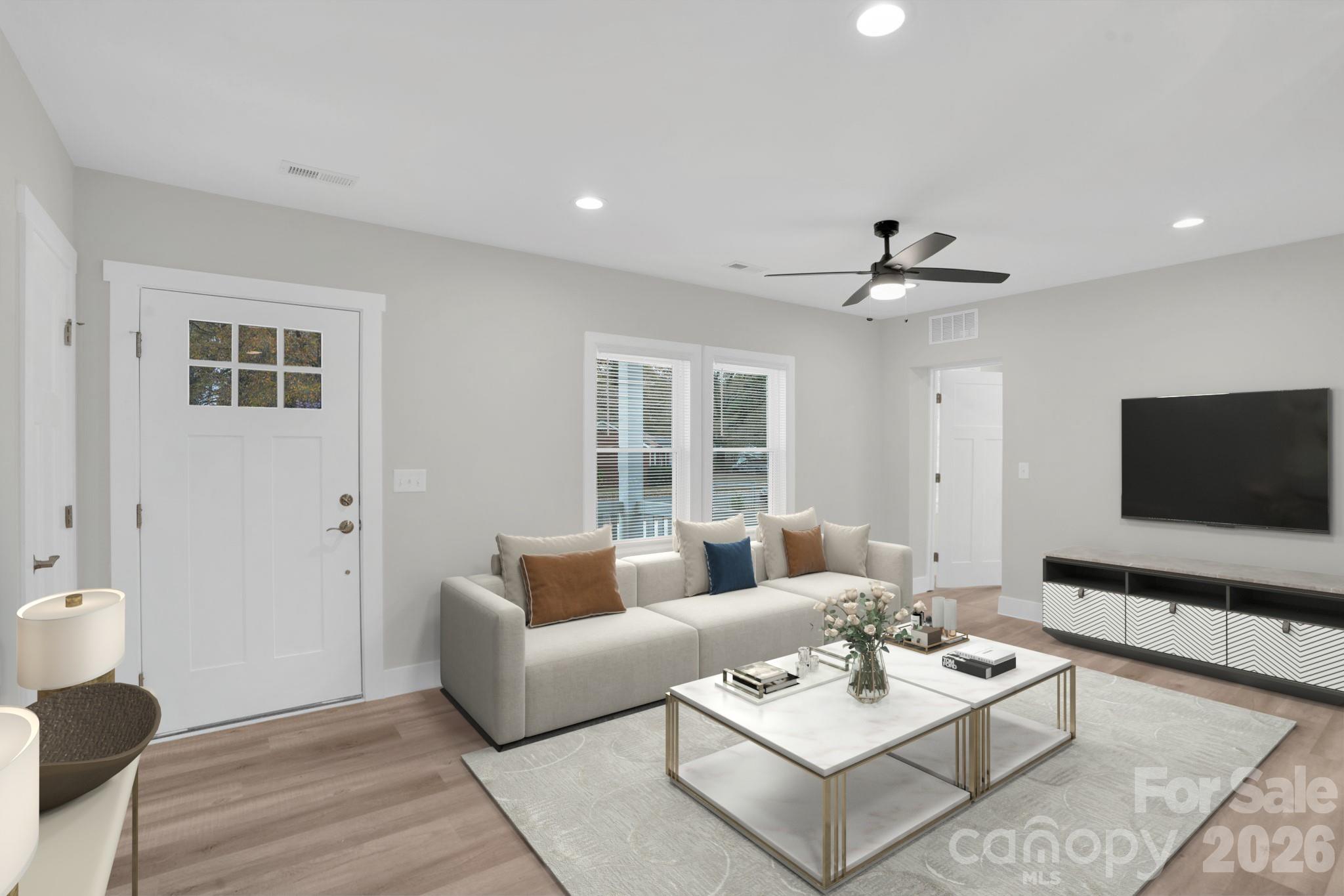 2414 Dickens Avenue Property Photo 6