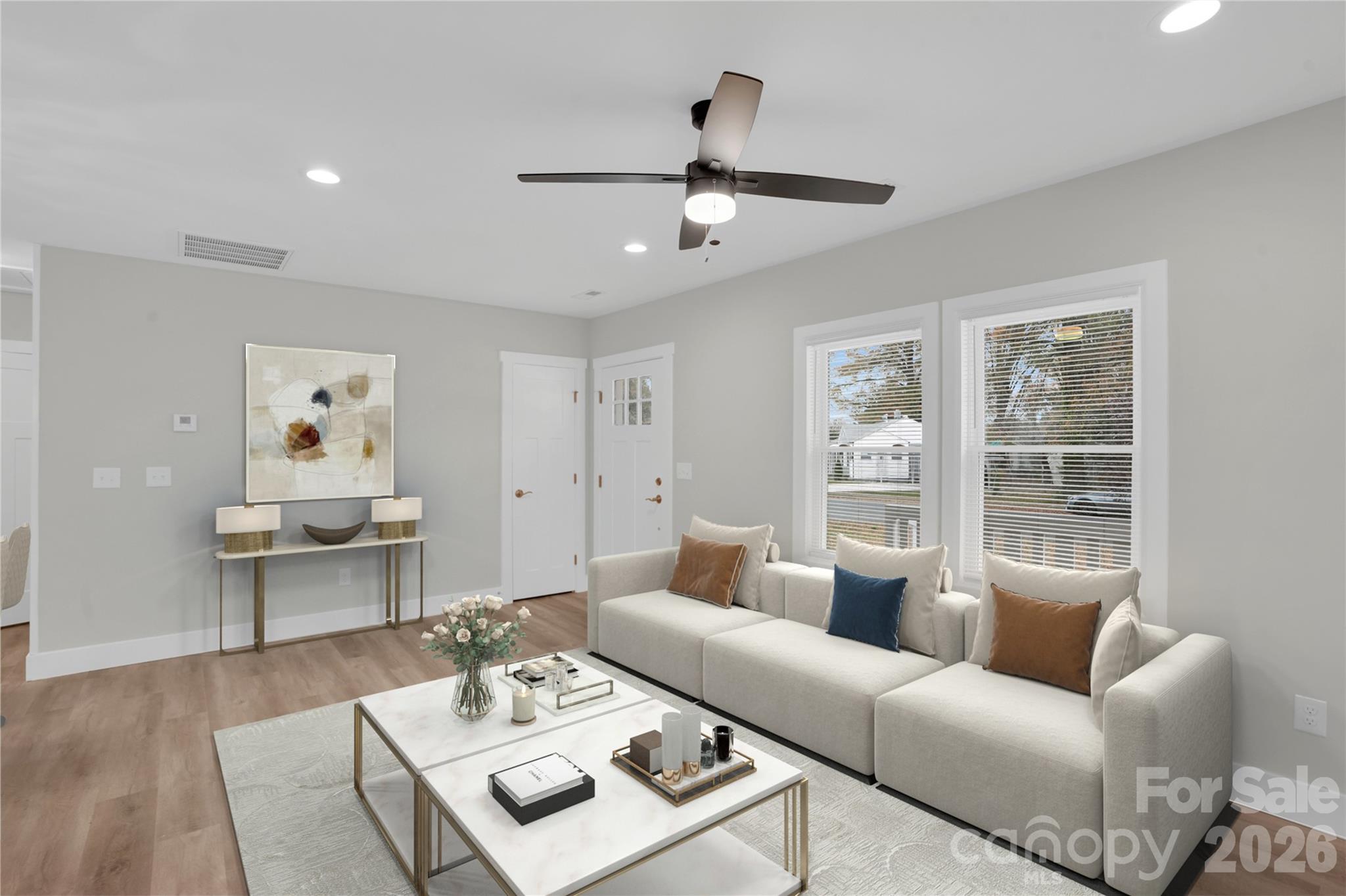 2414 Dickens Avenue Property Photo 8