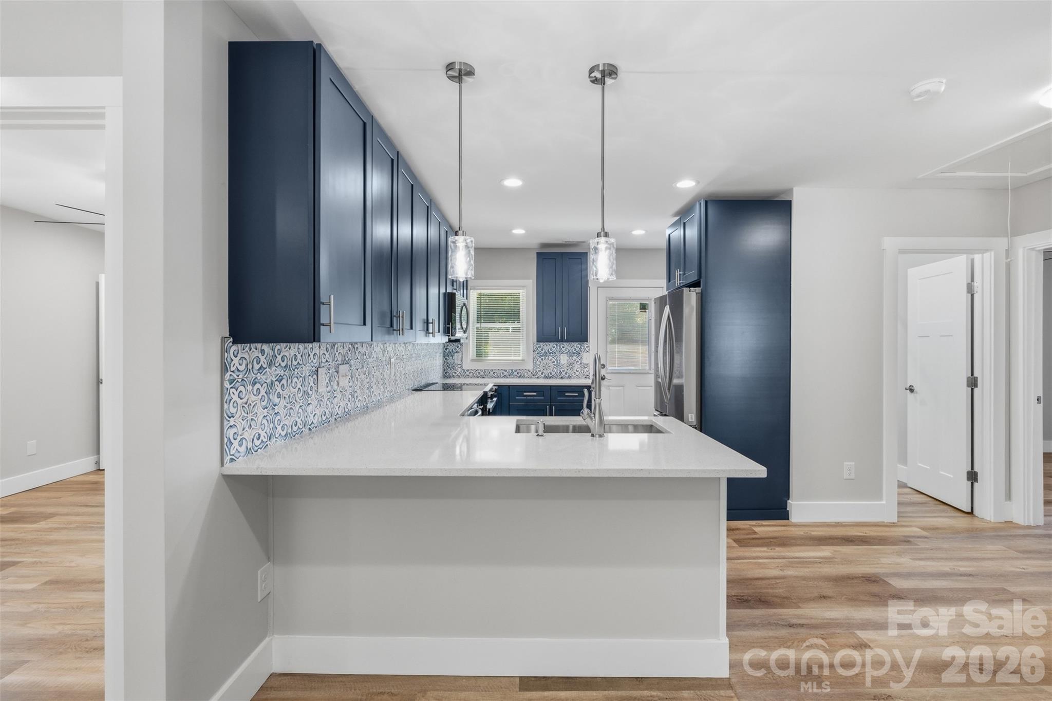 2414 Dickens Avenue Property Photo 11