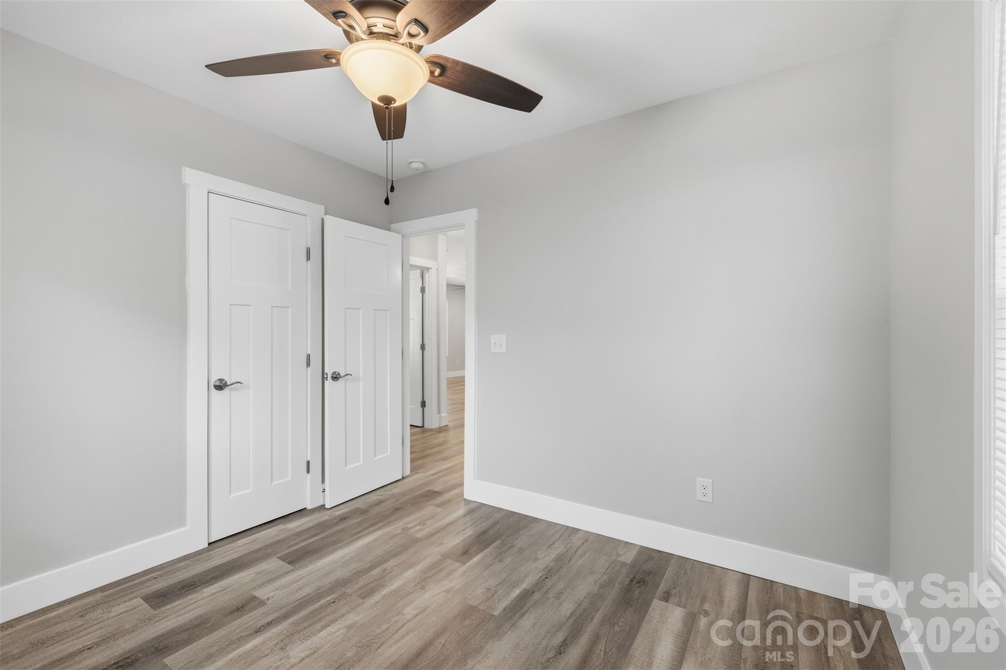2414 Dickens Avenue Property Photo 22