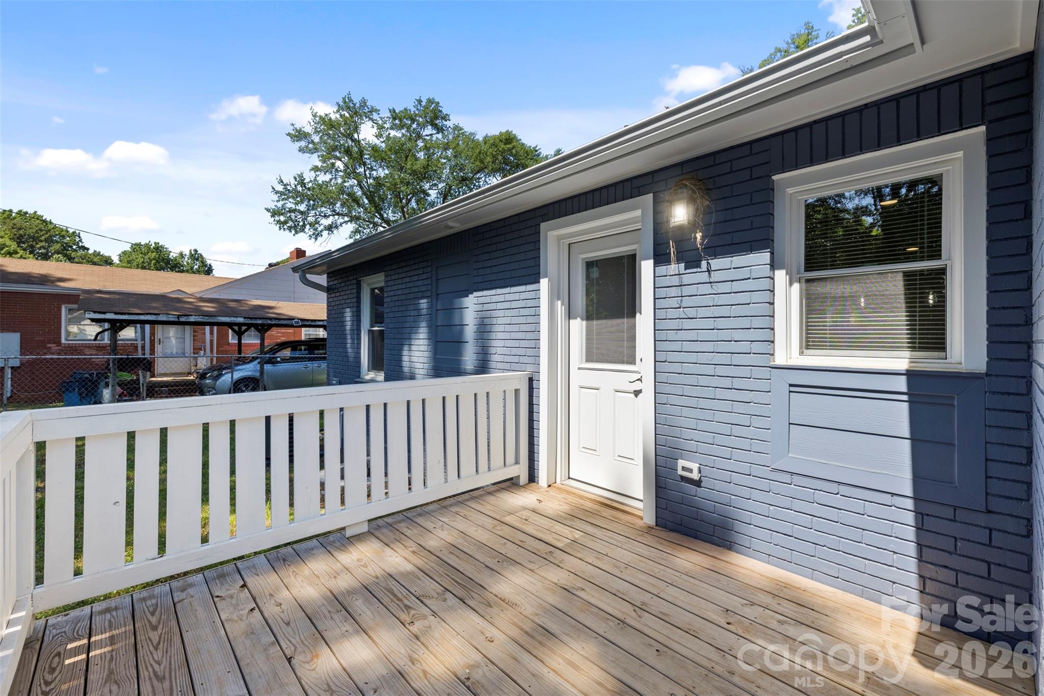 2414 Dickens Avenue Property Photo 28