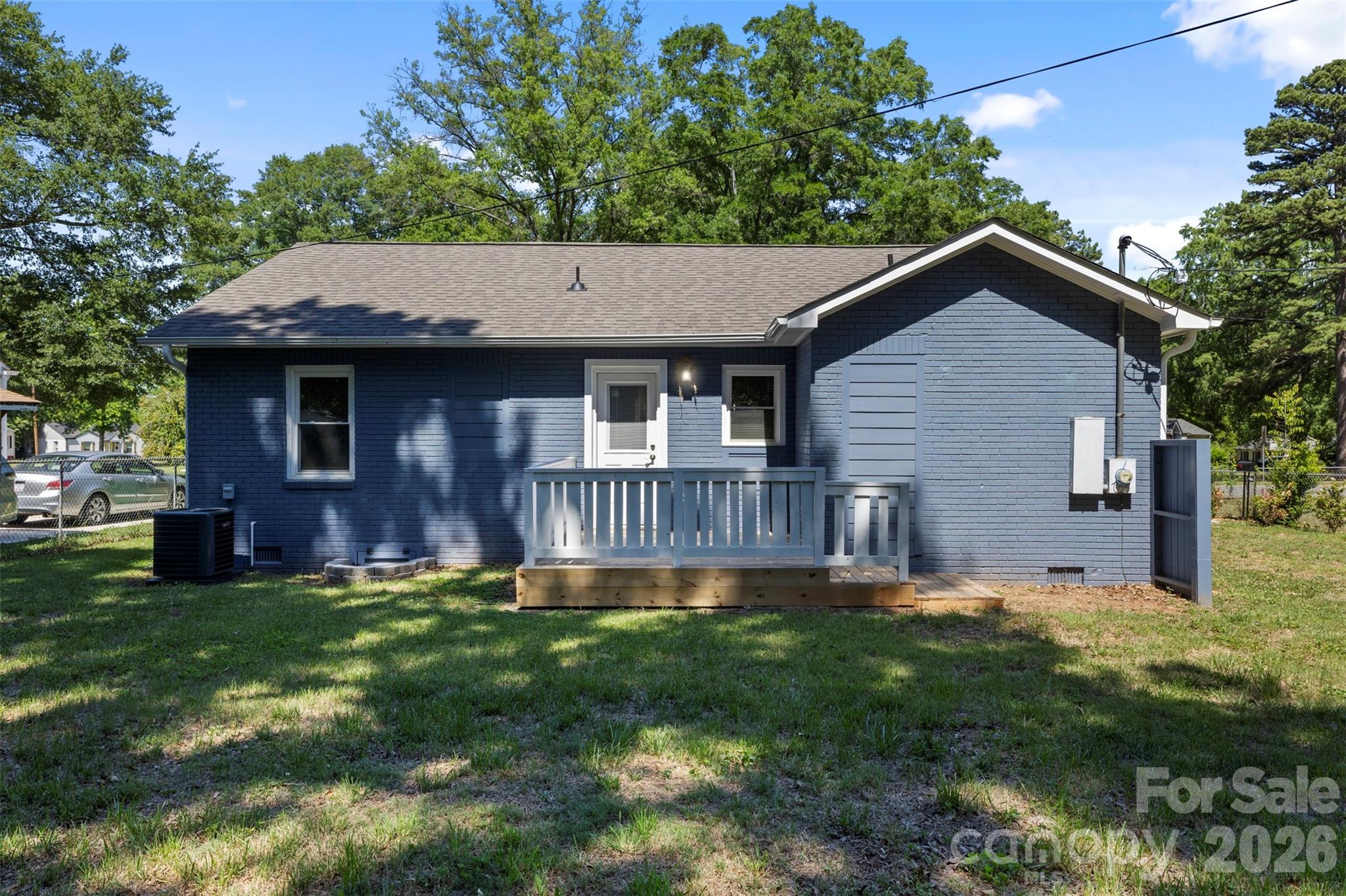 2414 Dickens Avenue Property Photo 29