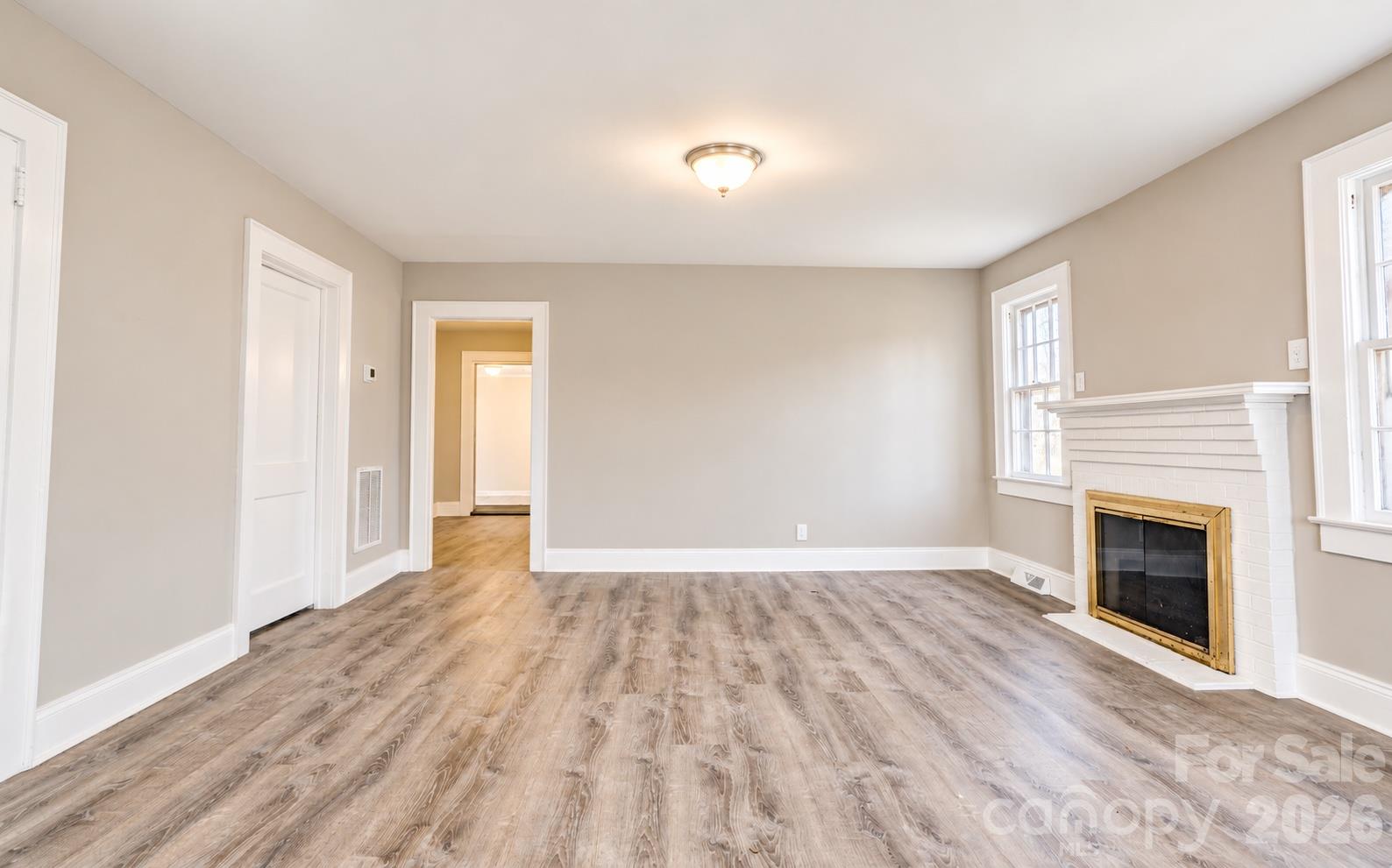 704 Earl Road Property Photo 2