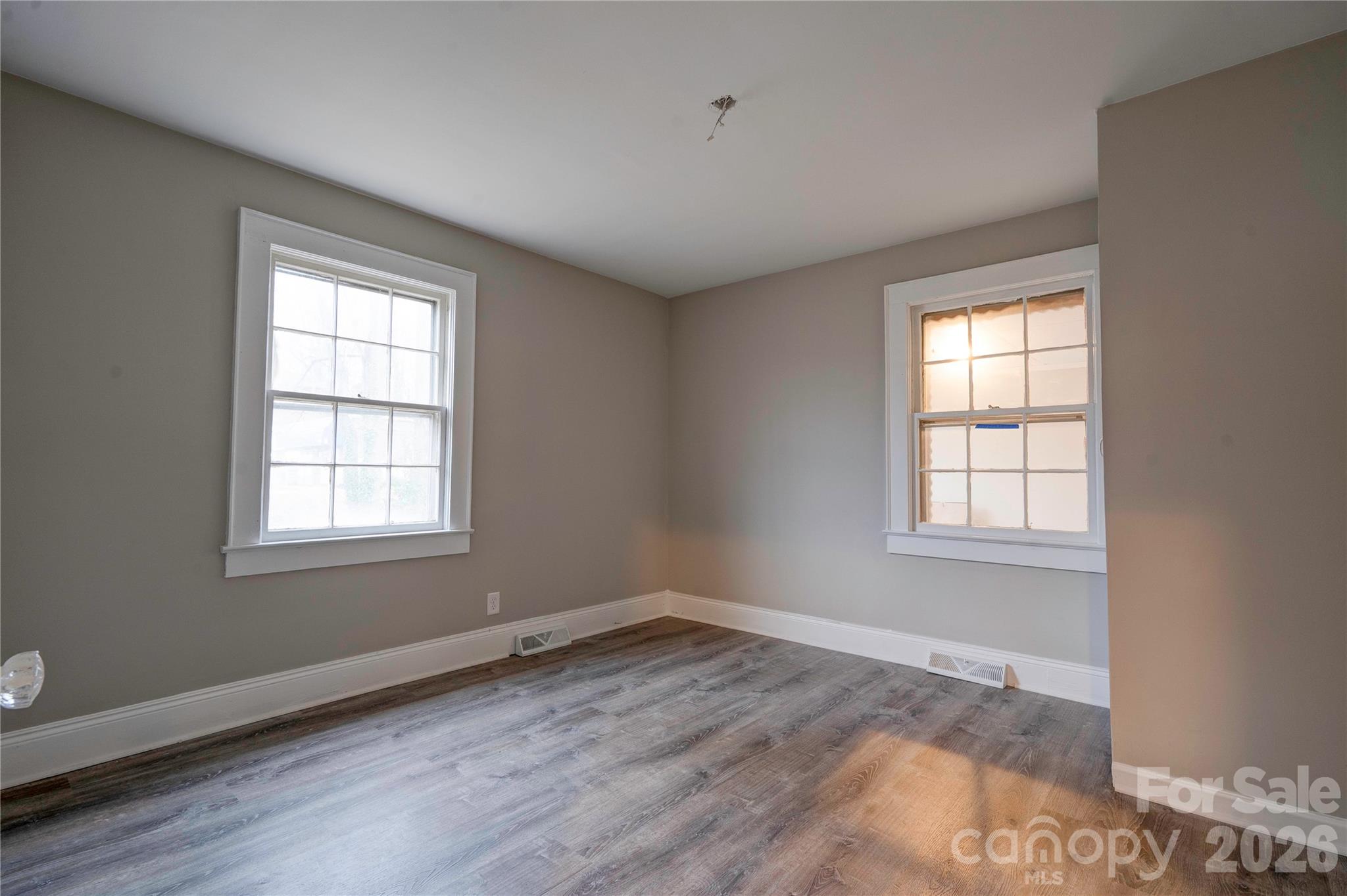704 Earl Road Property Photo 6