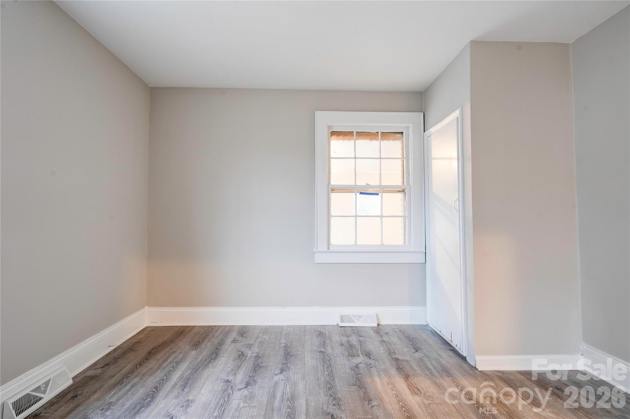 704 Earl Road Property Photo 7