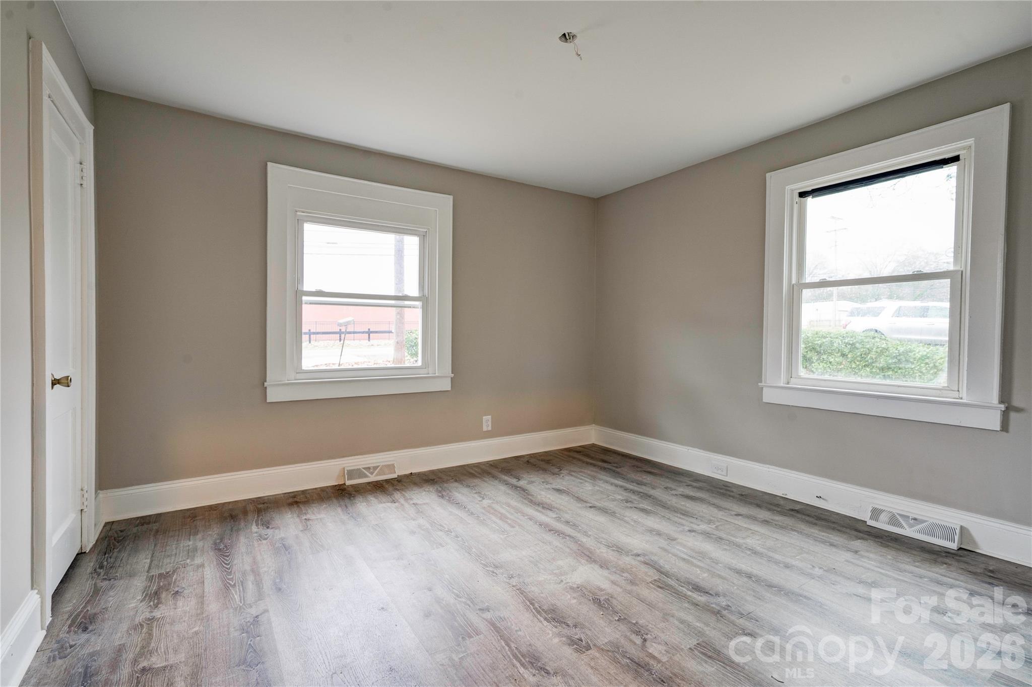 704 Earl Road Property Photo 9
