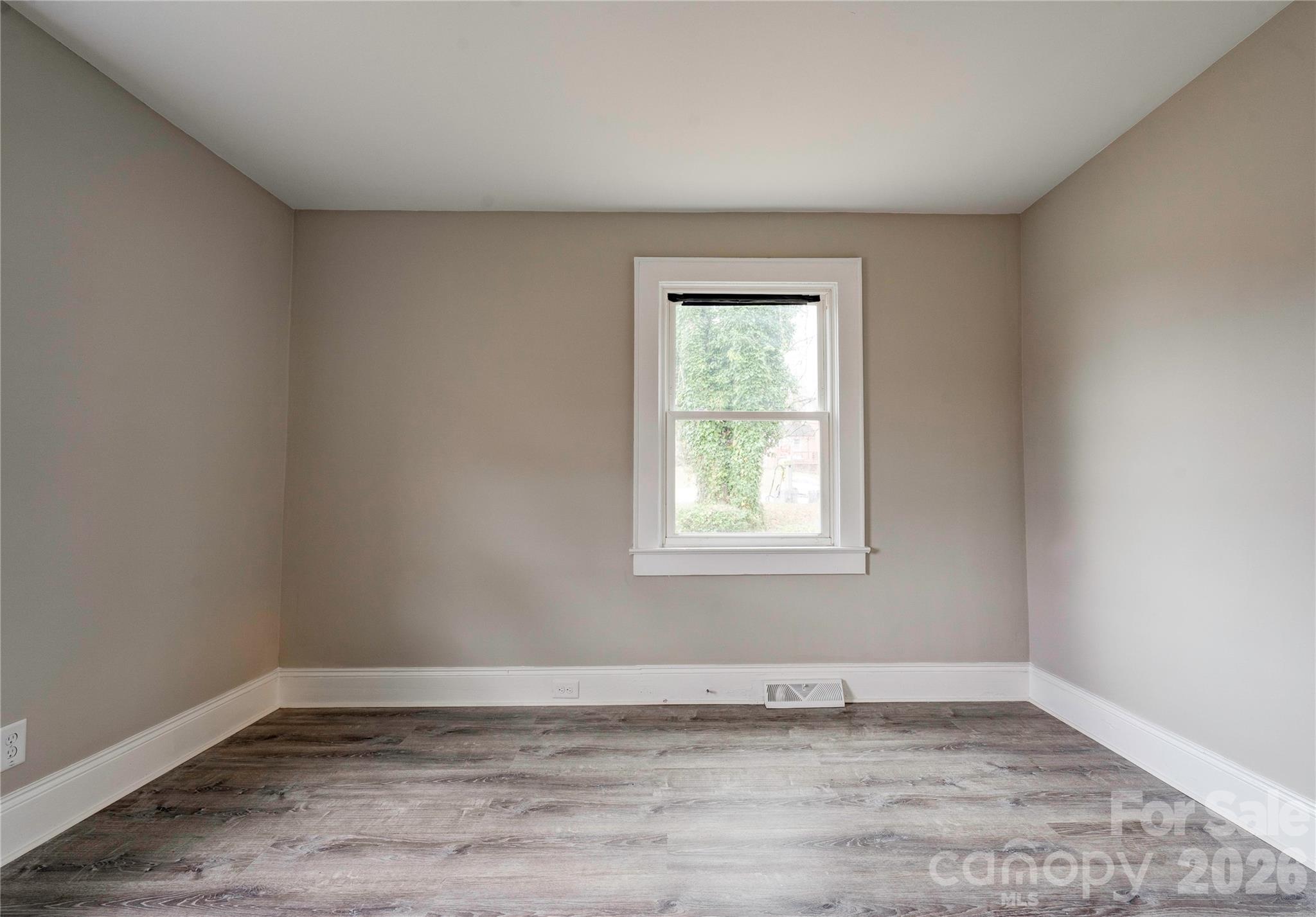 704 Earl Road Property Photo 10