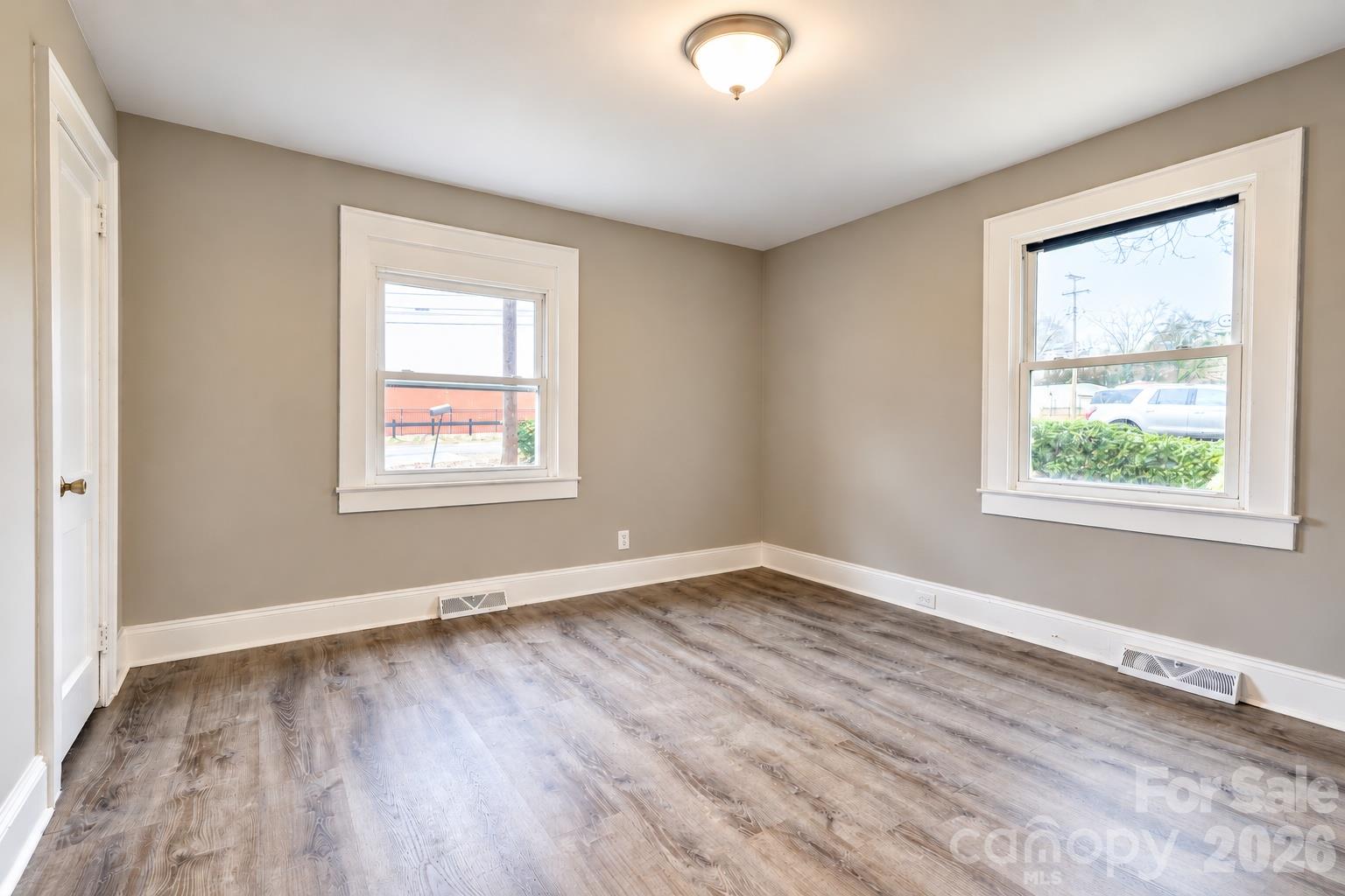 704 Earl Road Property Photo 10