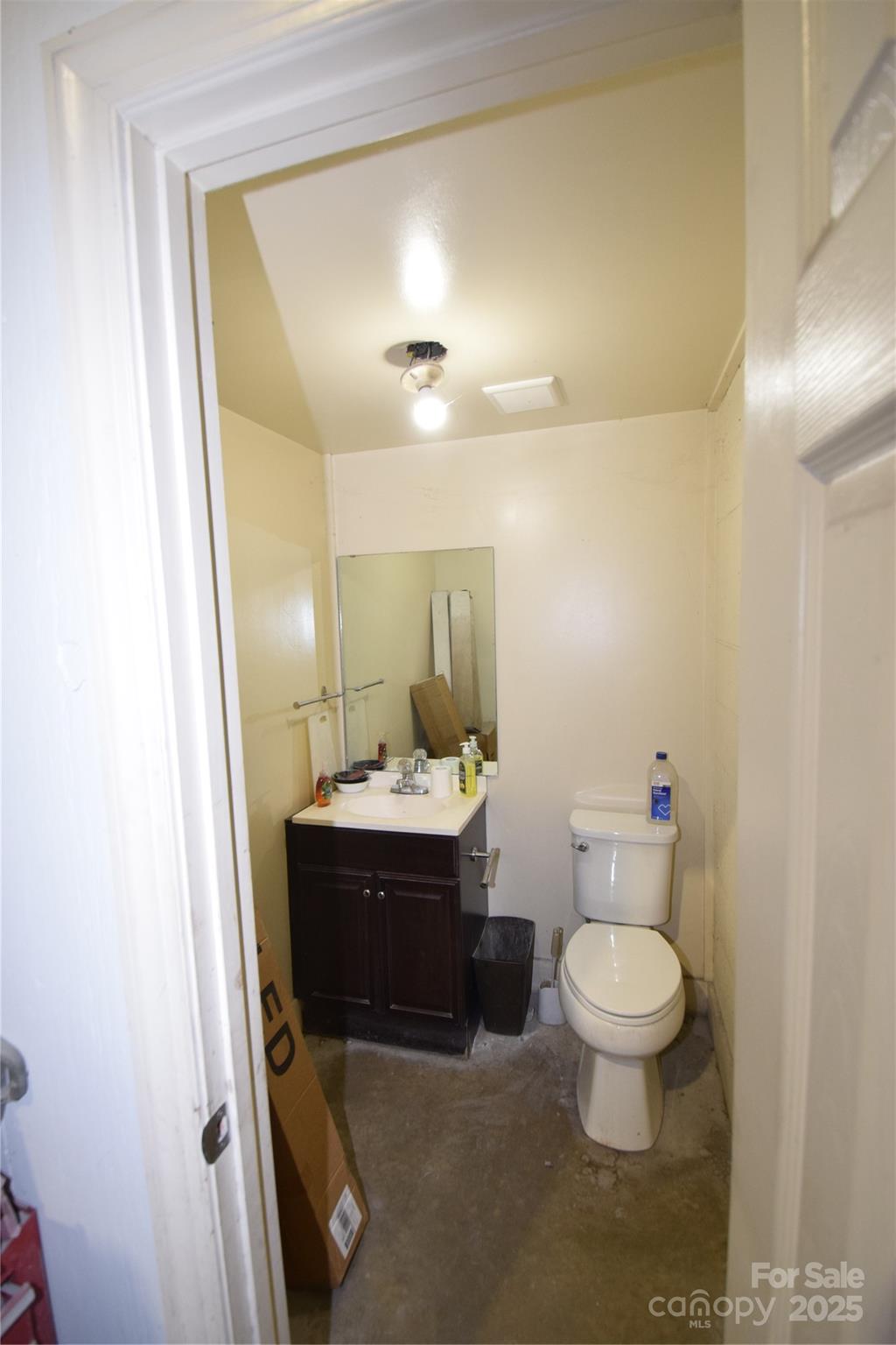10310 Rozzelles Ferry Road Property Photo 9