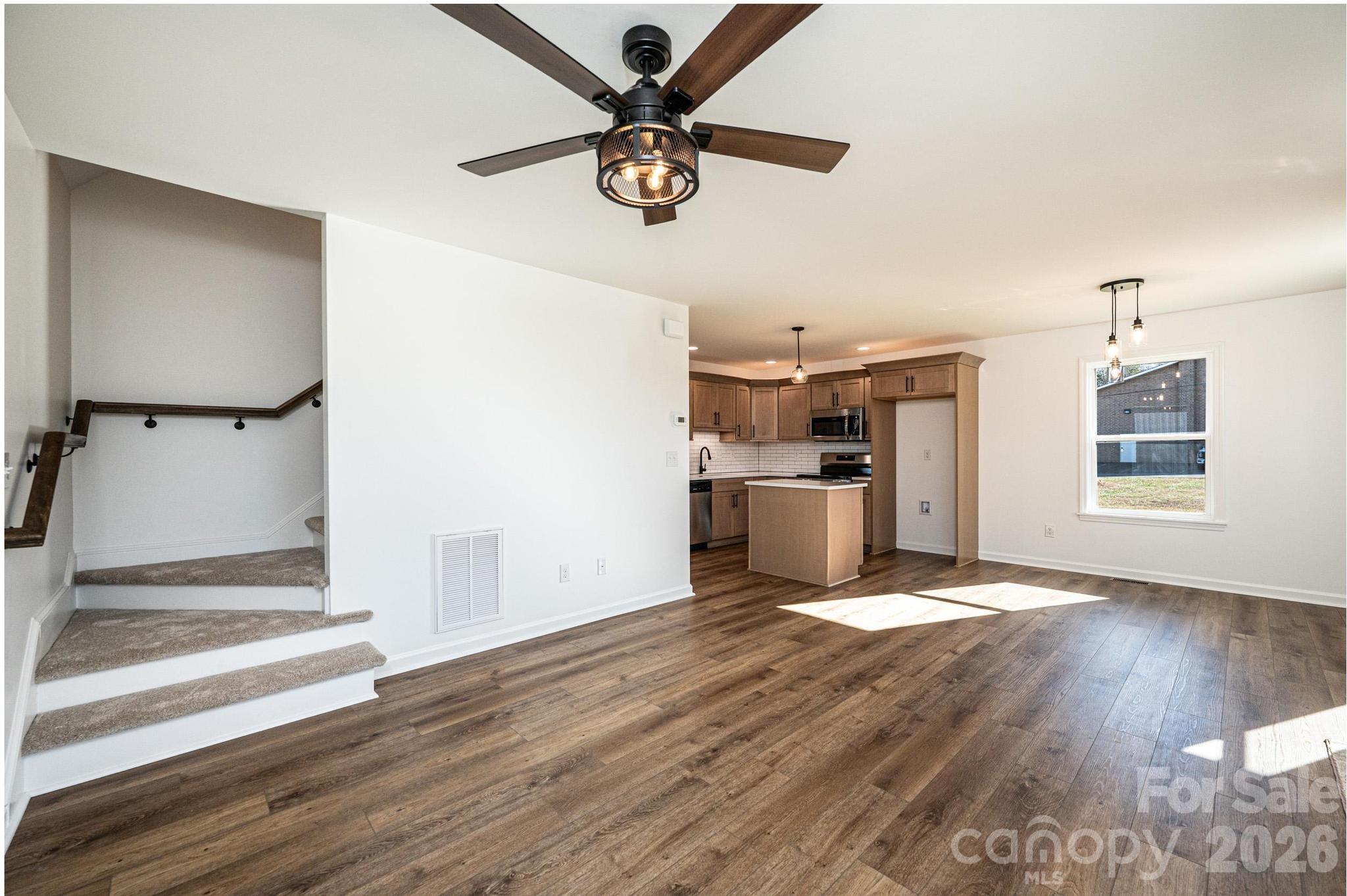 200 N Center Street Property Photo 4