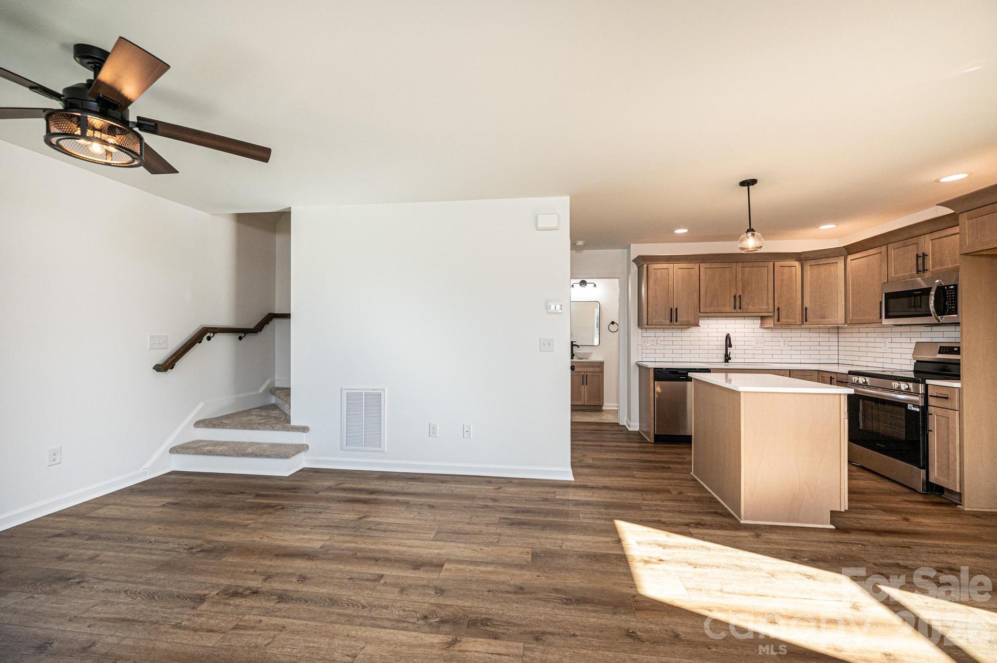 200 N Center Street Property Photo 12