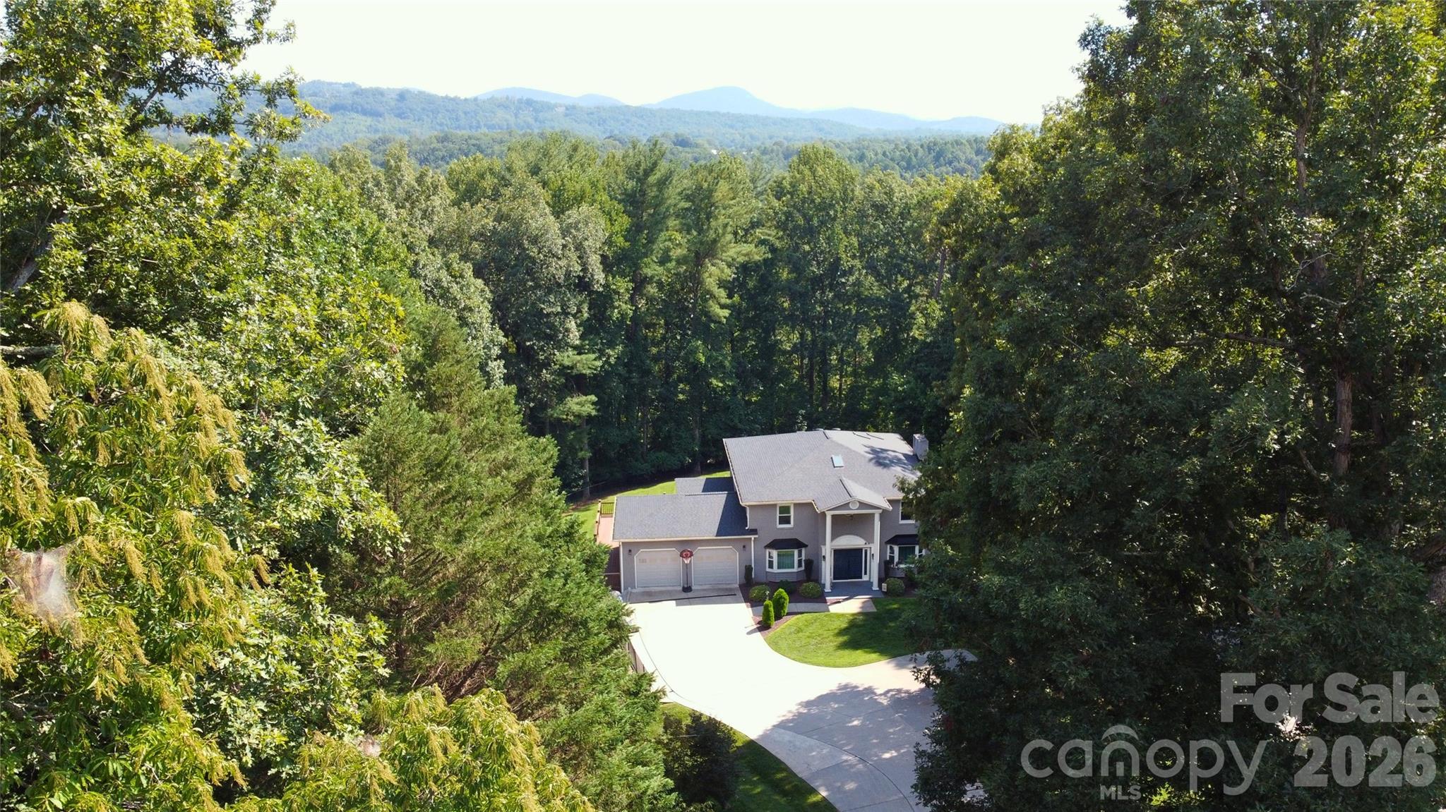 2193 Hawthorne Lane Property Photo 2