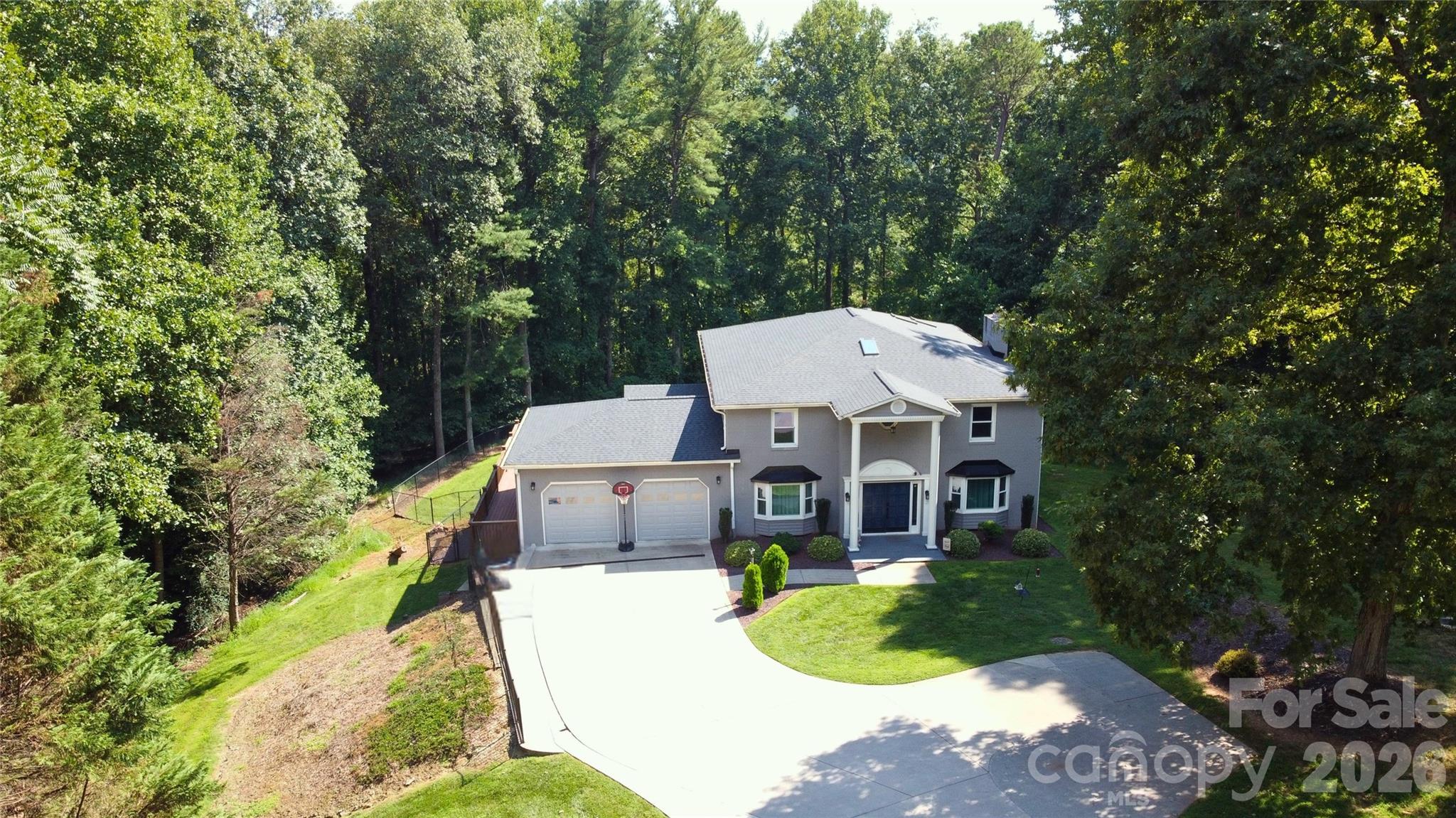 2193 Hawthorne Lane Property Photo 5