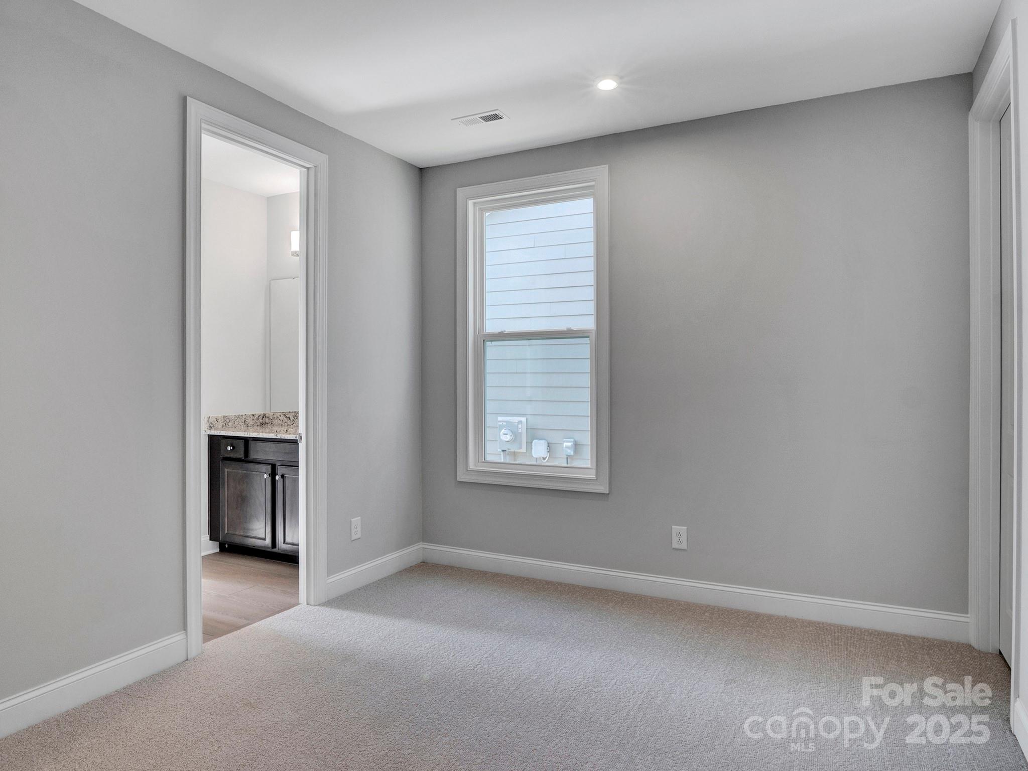4225 Honey Locust Drive Property Photo 22