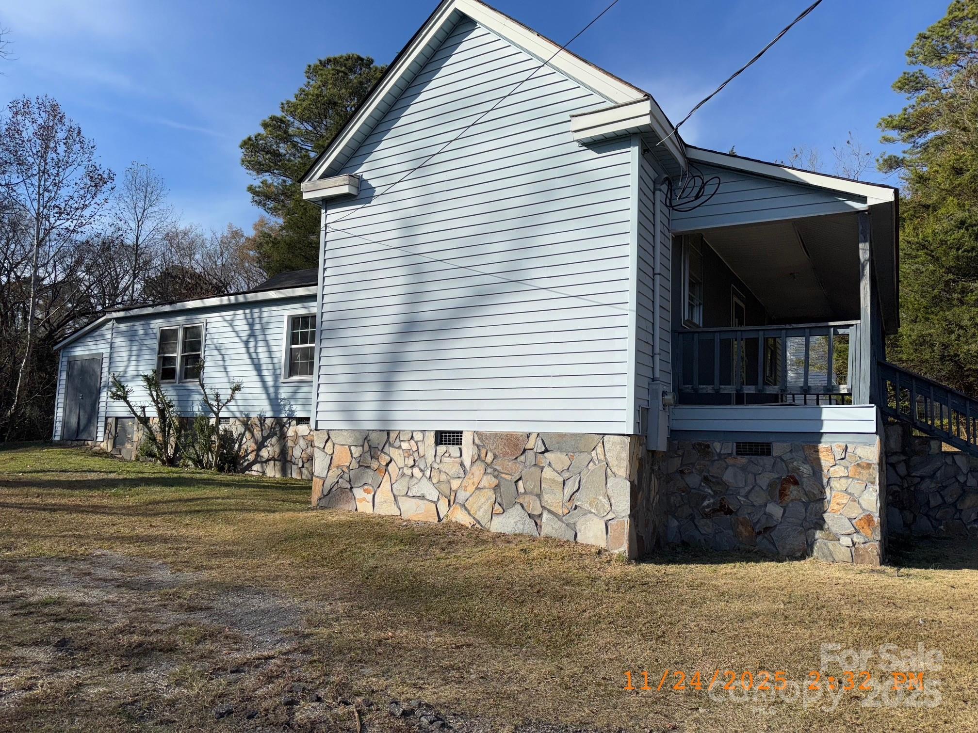 1217 Roberdel Road Property Photo 2