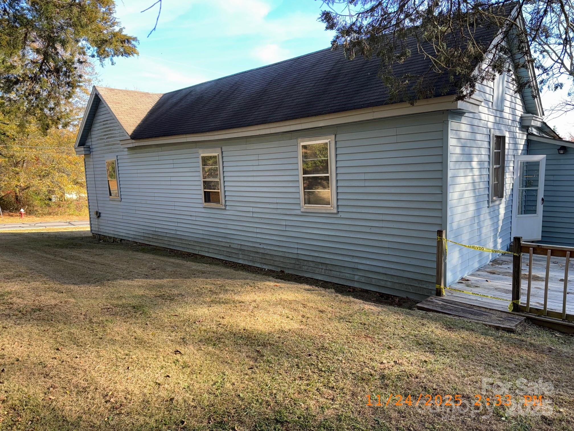 1217 Roberdel Road Property Photo 4