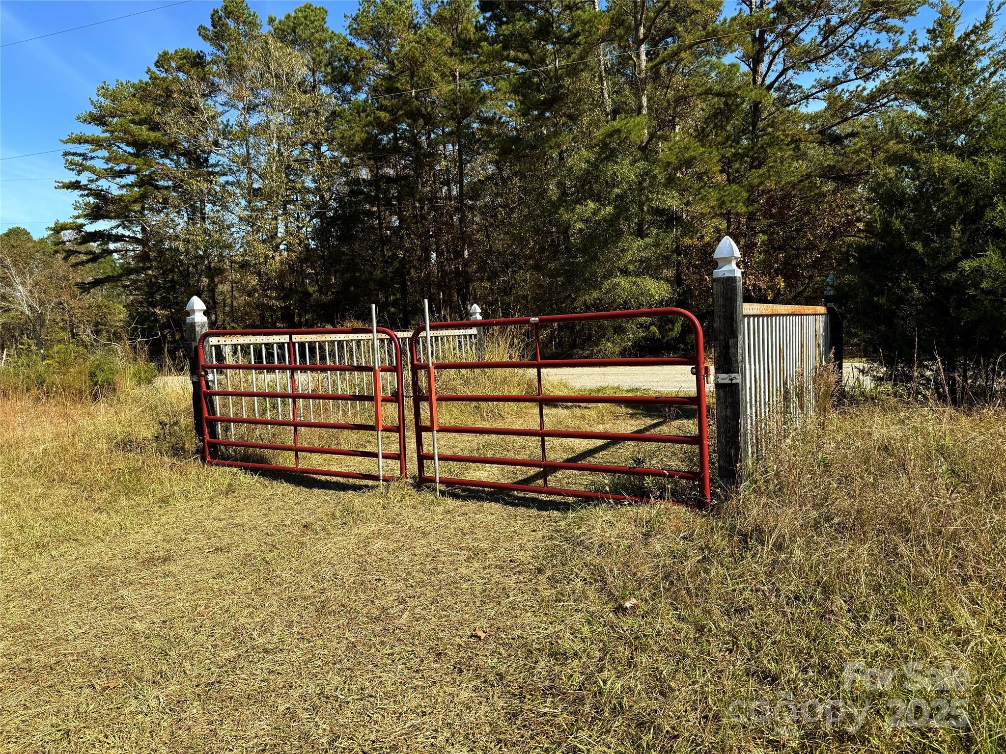 992 S Potter Road Property Photo 3