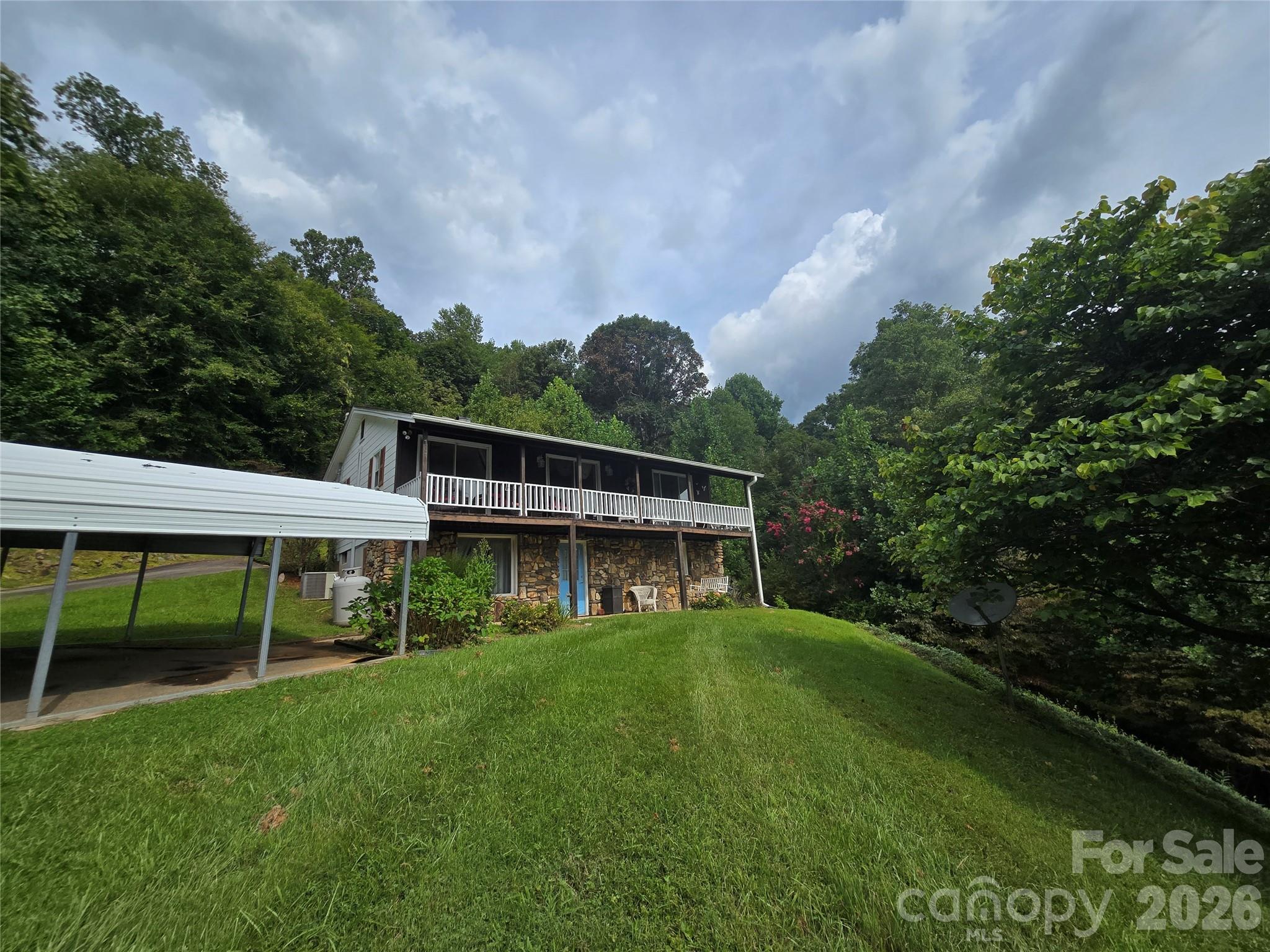 707 Lickskillet Road Property Photo 1