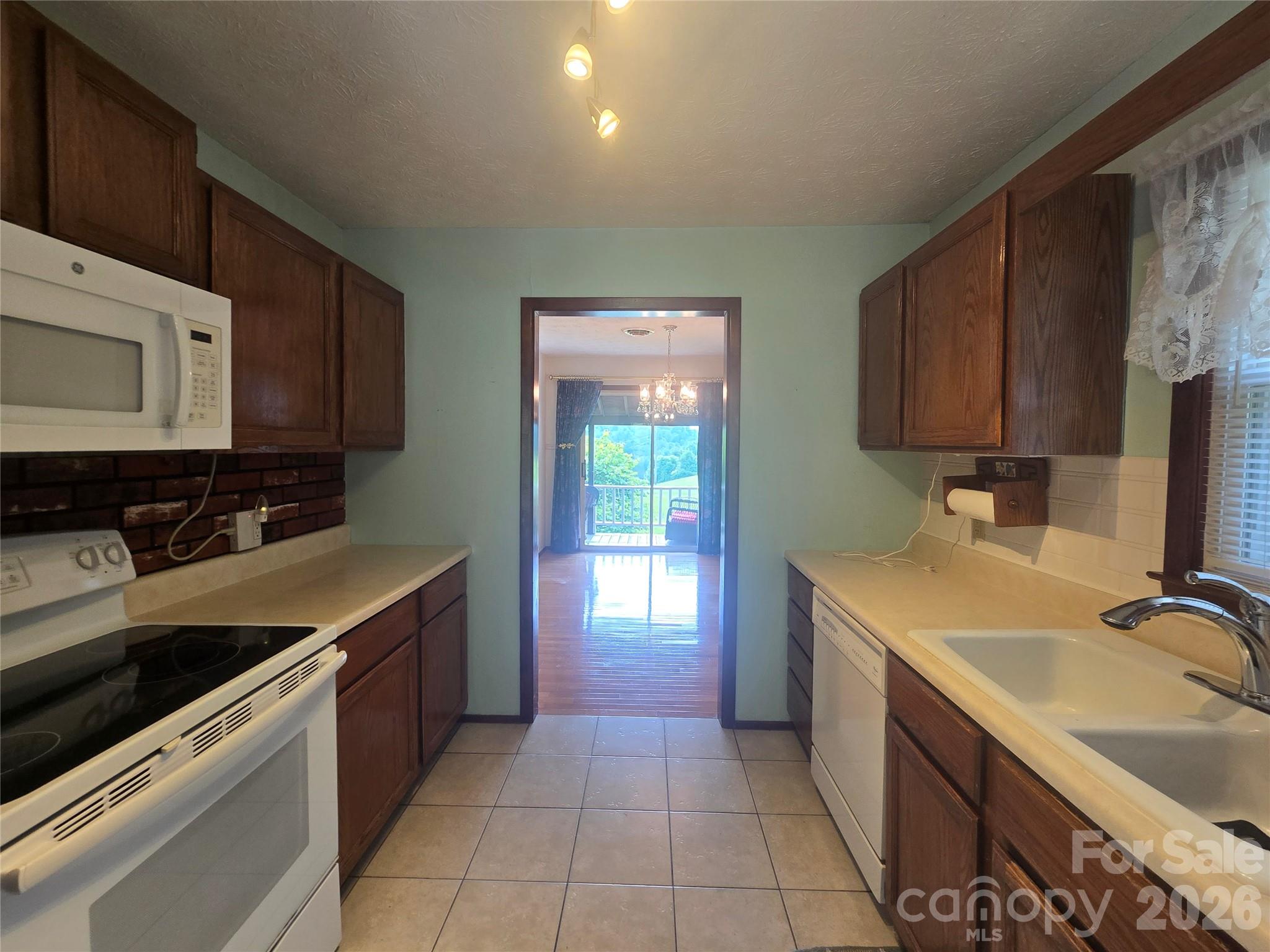 707 Lickskillet Road Property Photo 12