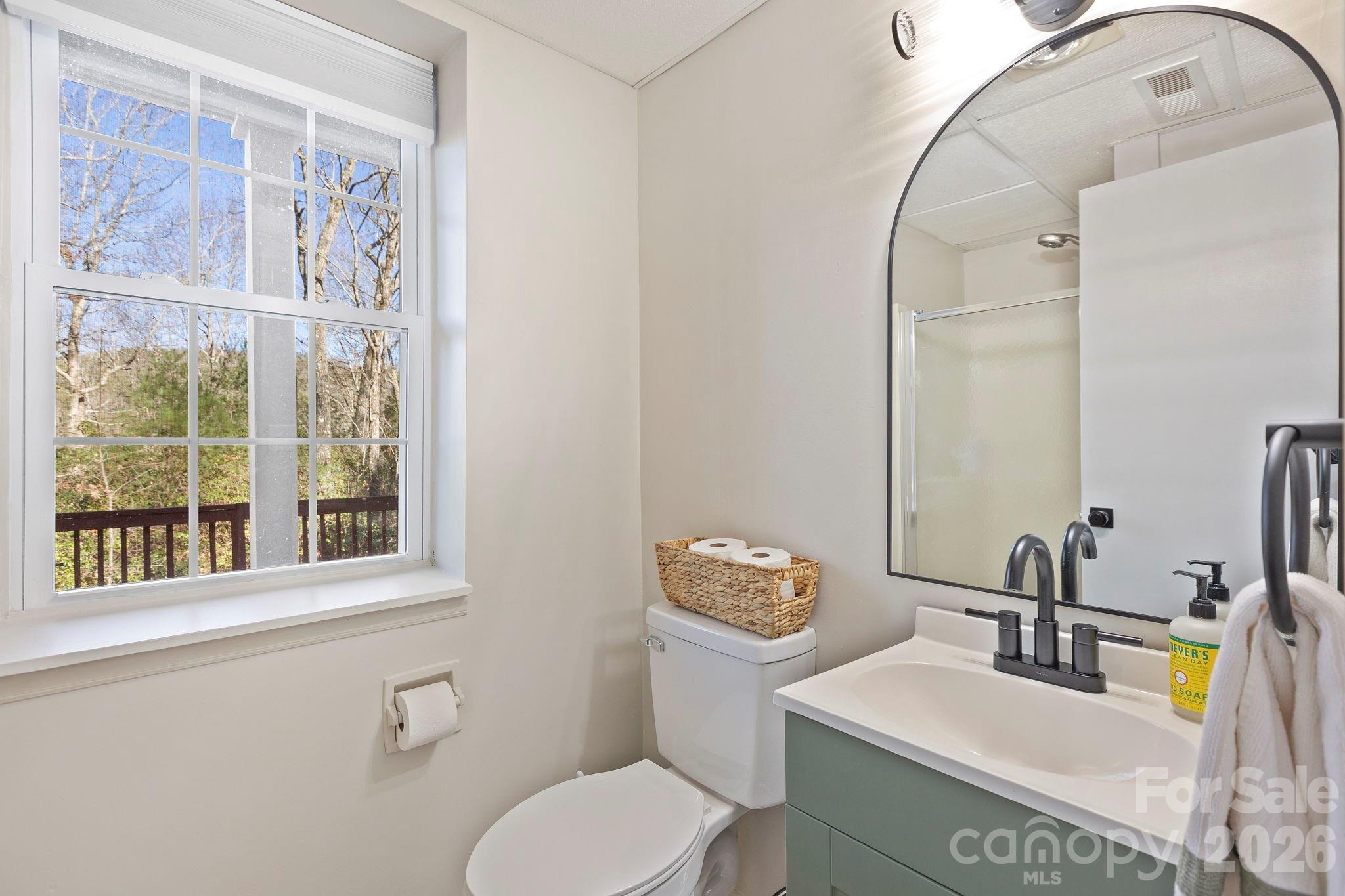 124 Flat Creek Drive Property Photo 17