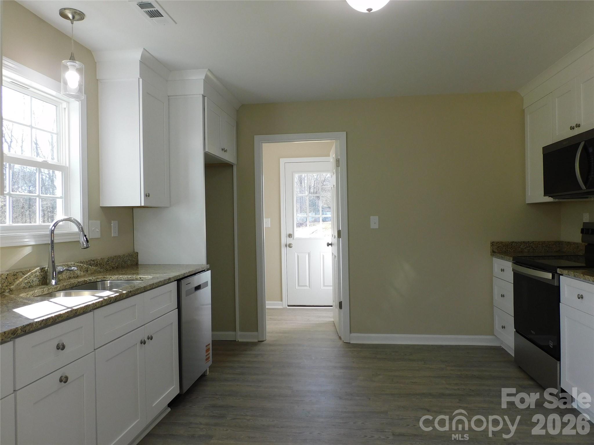 216 Mcclain Street 5 Property Photo 8