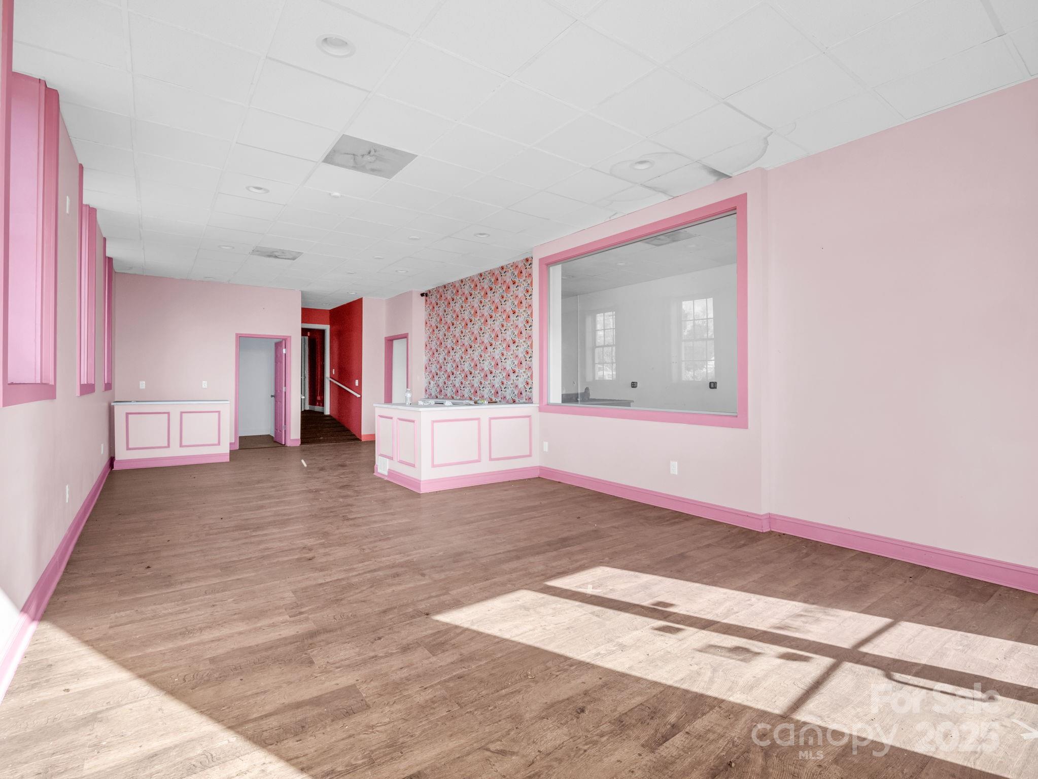 101 E First Street Property Photo 15