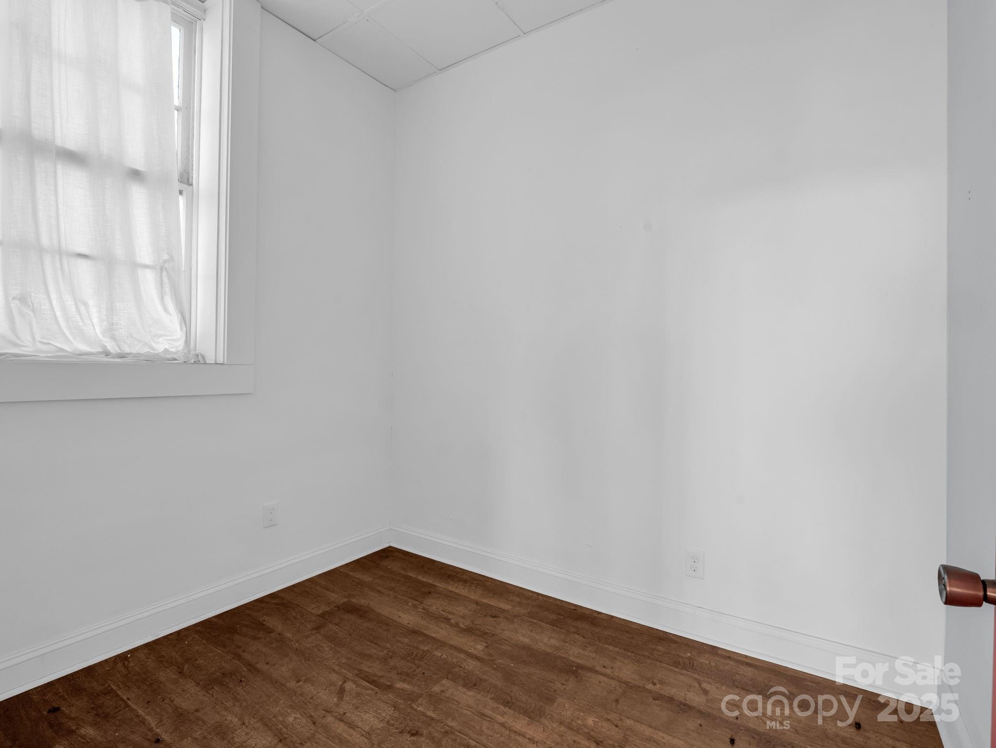 101 E First Street Property Photo 19