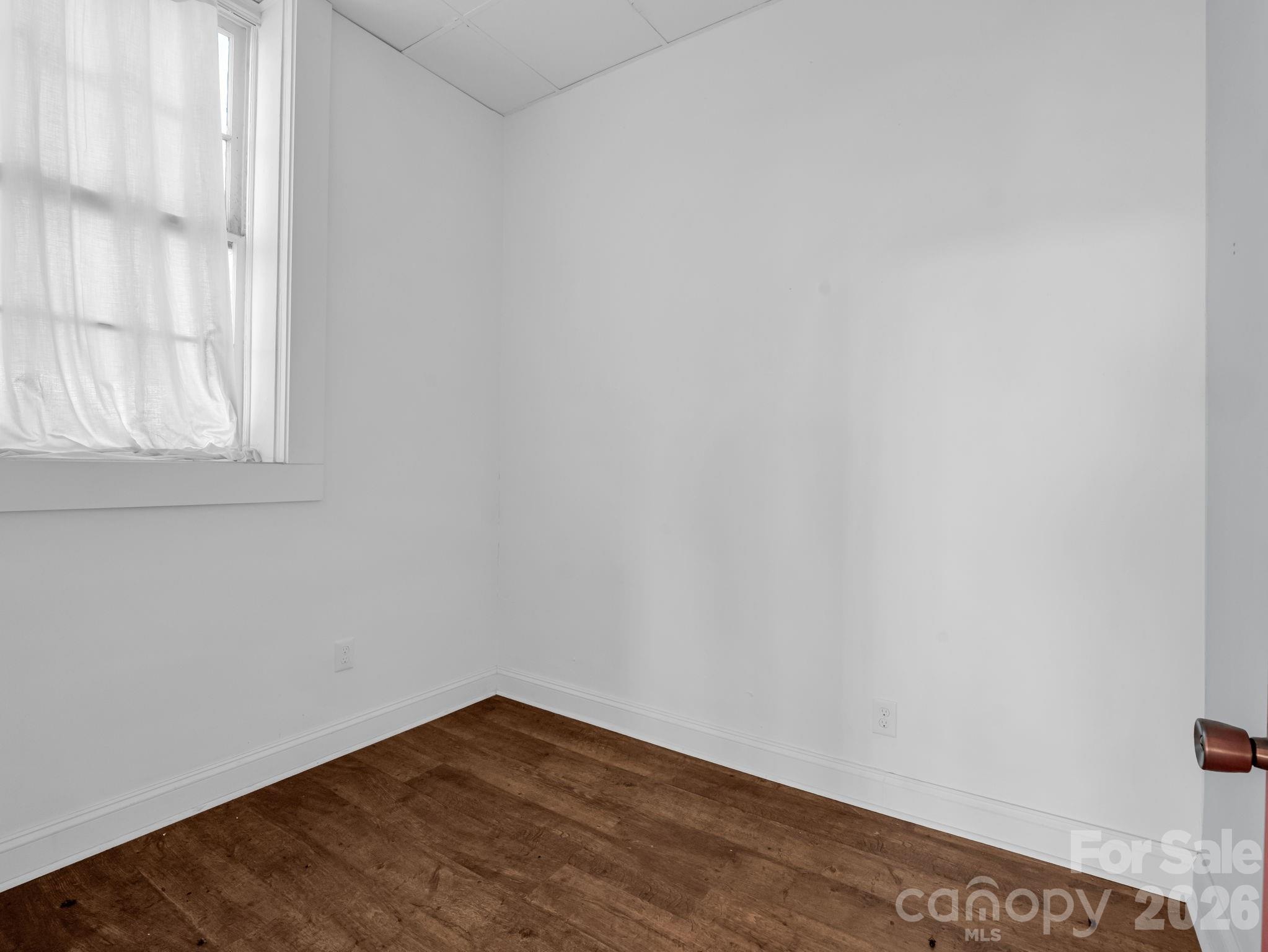 101 E First Street Property Photo 19