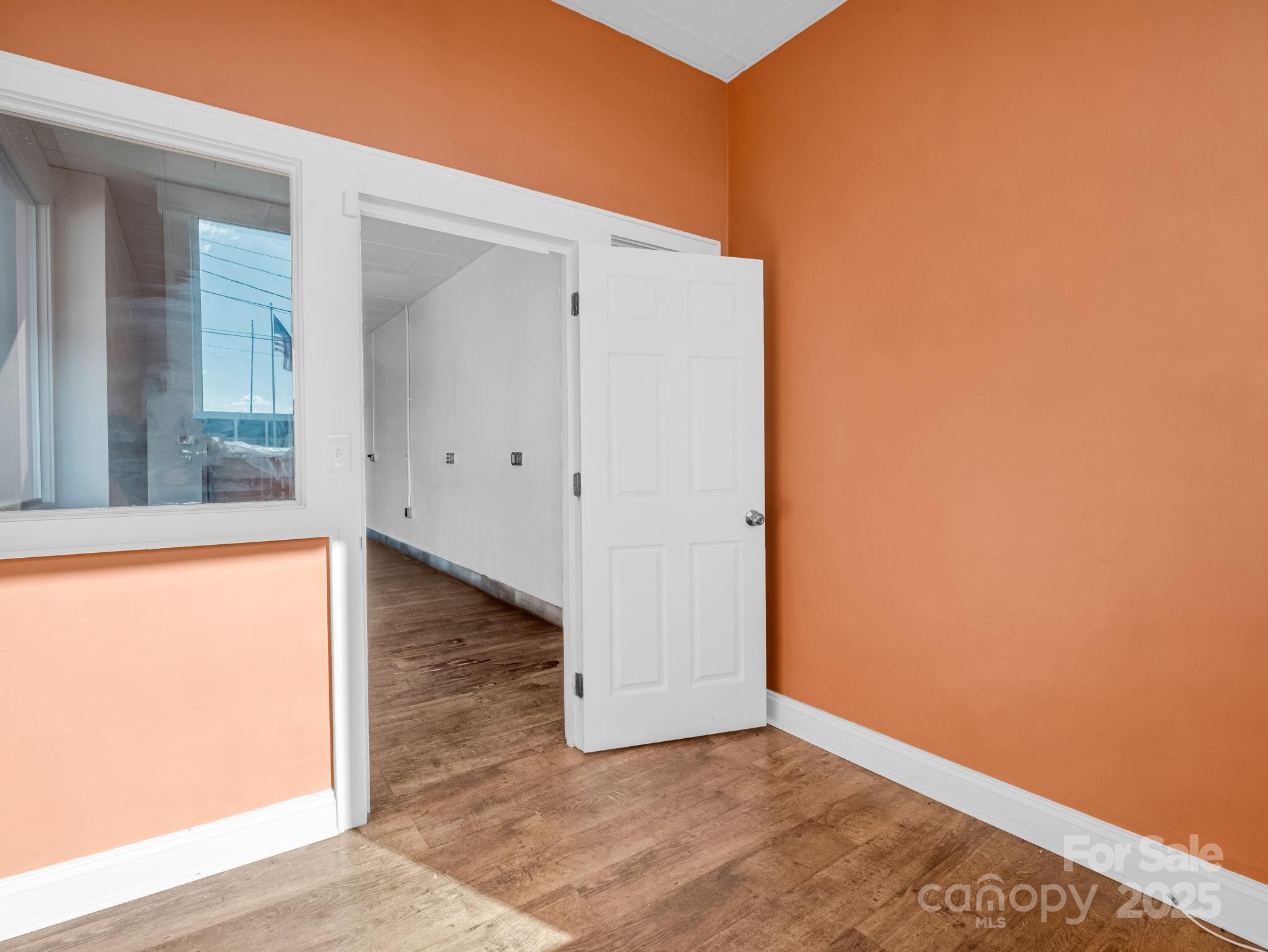 101 E First Street Property Photo 23