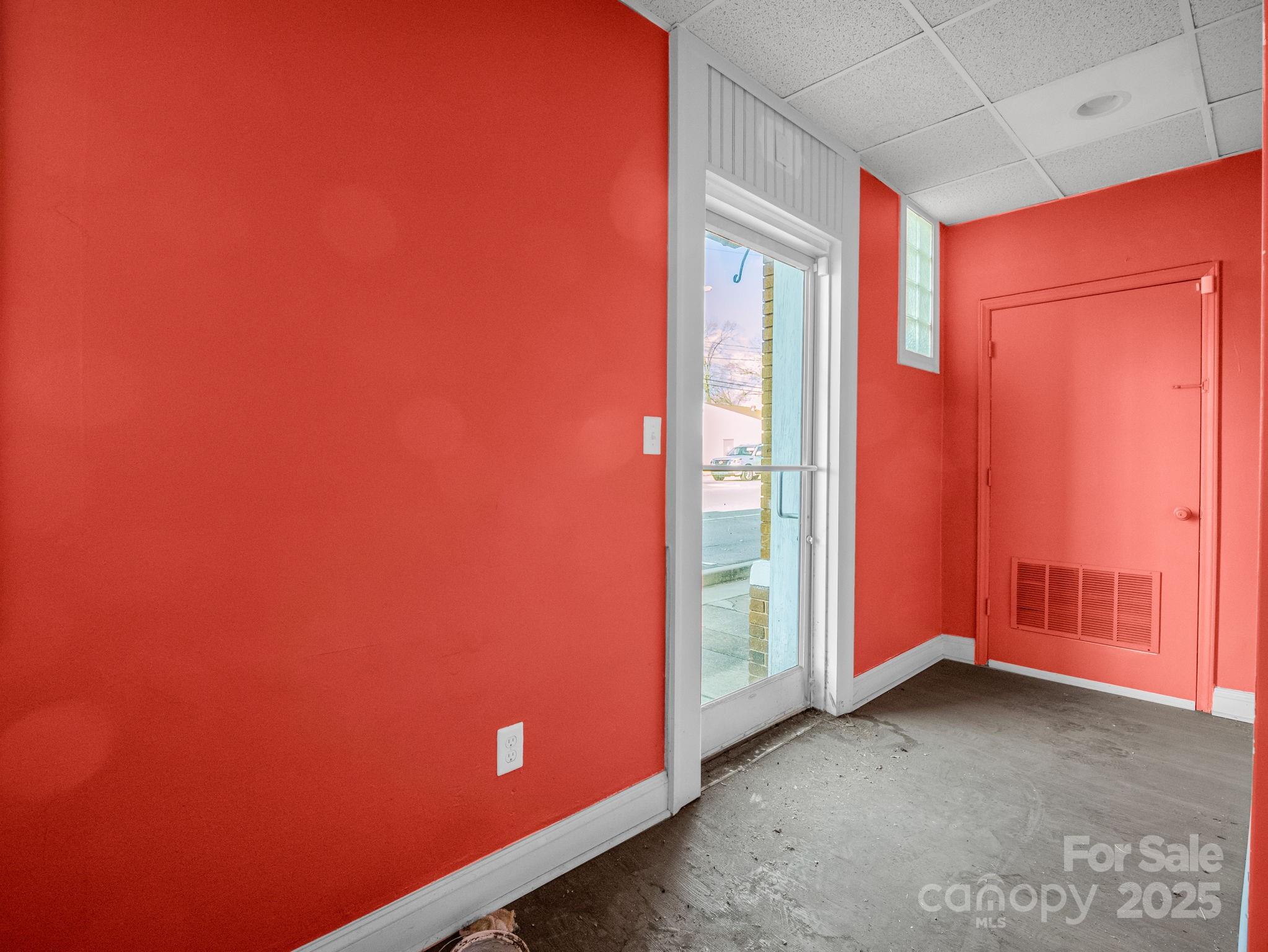 101 E First Street Property Photo 27