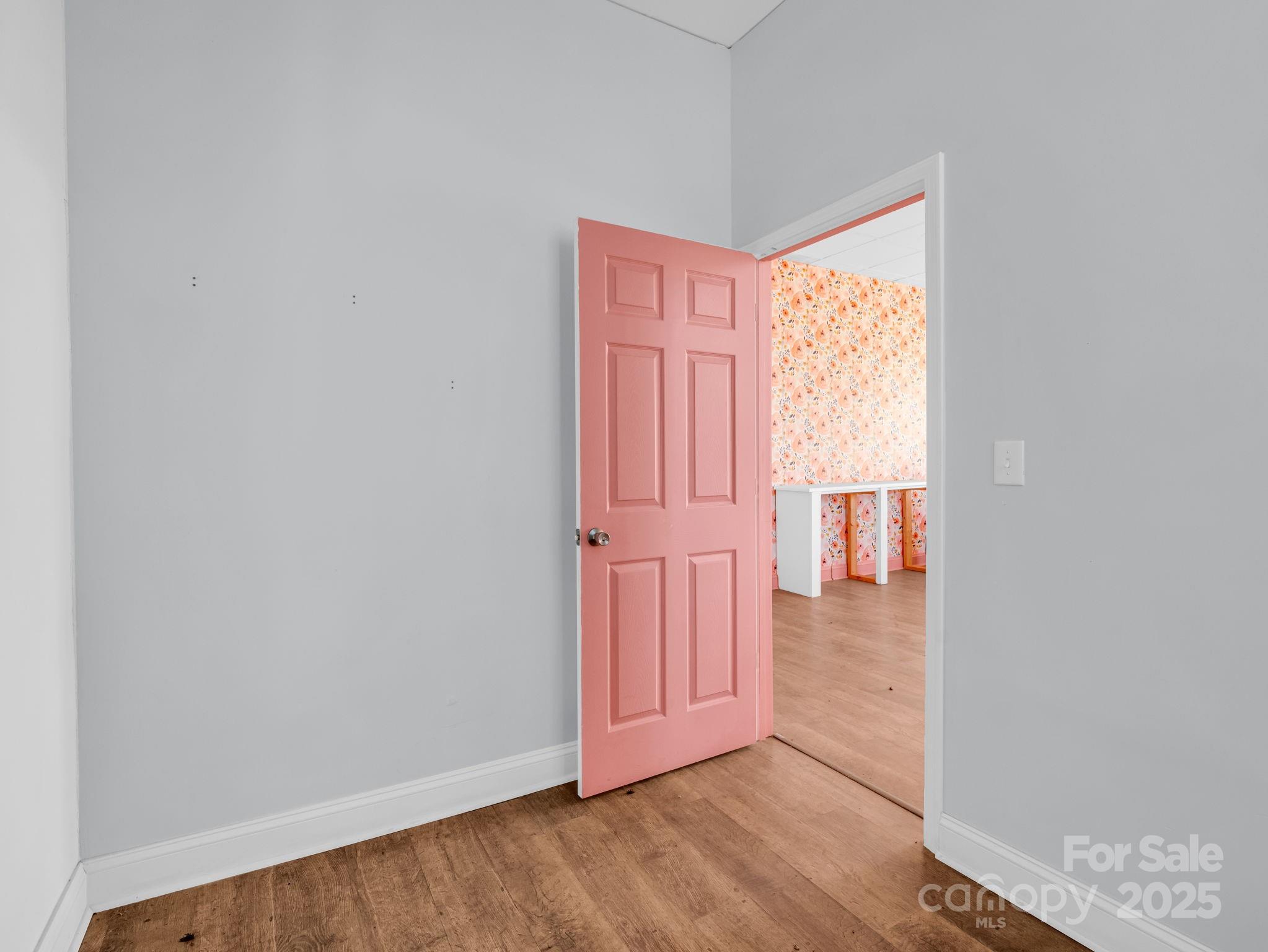 101 E First Street Property Photo 28