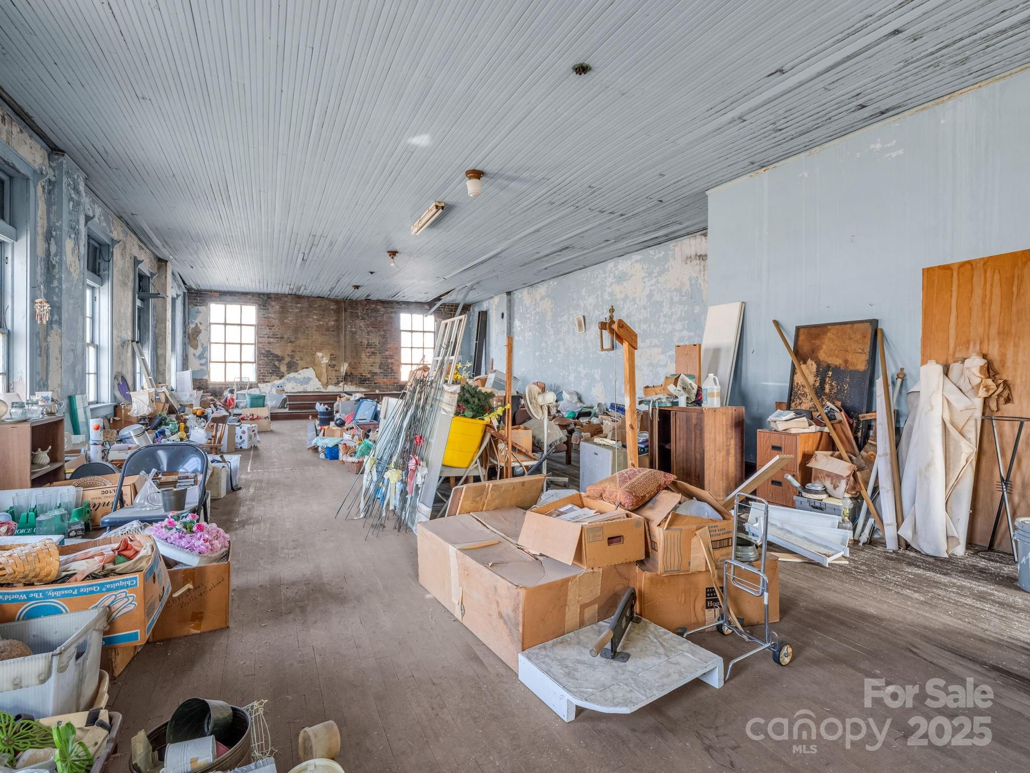 101 E First Street Property Photo 41