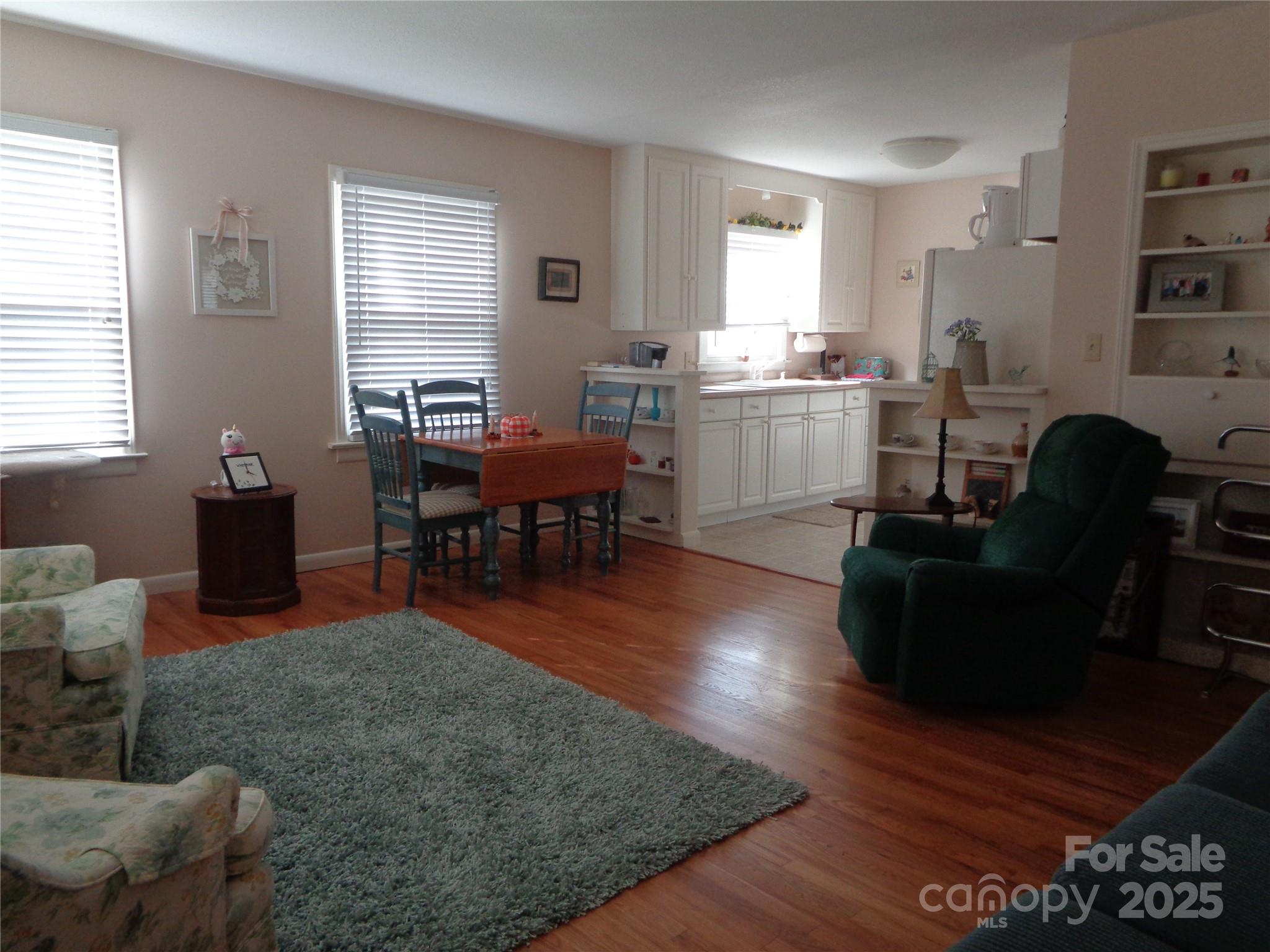 230 Leisure Lane Property Photo 3
