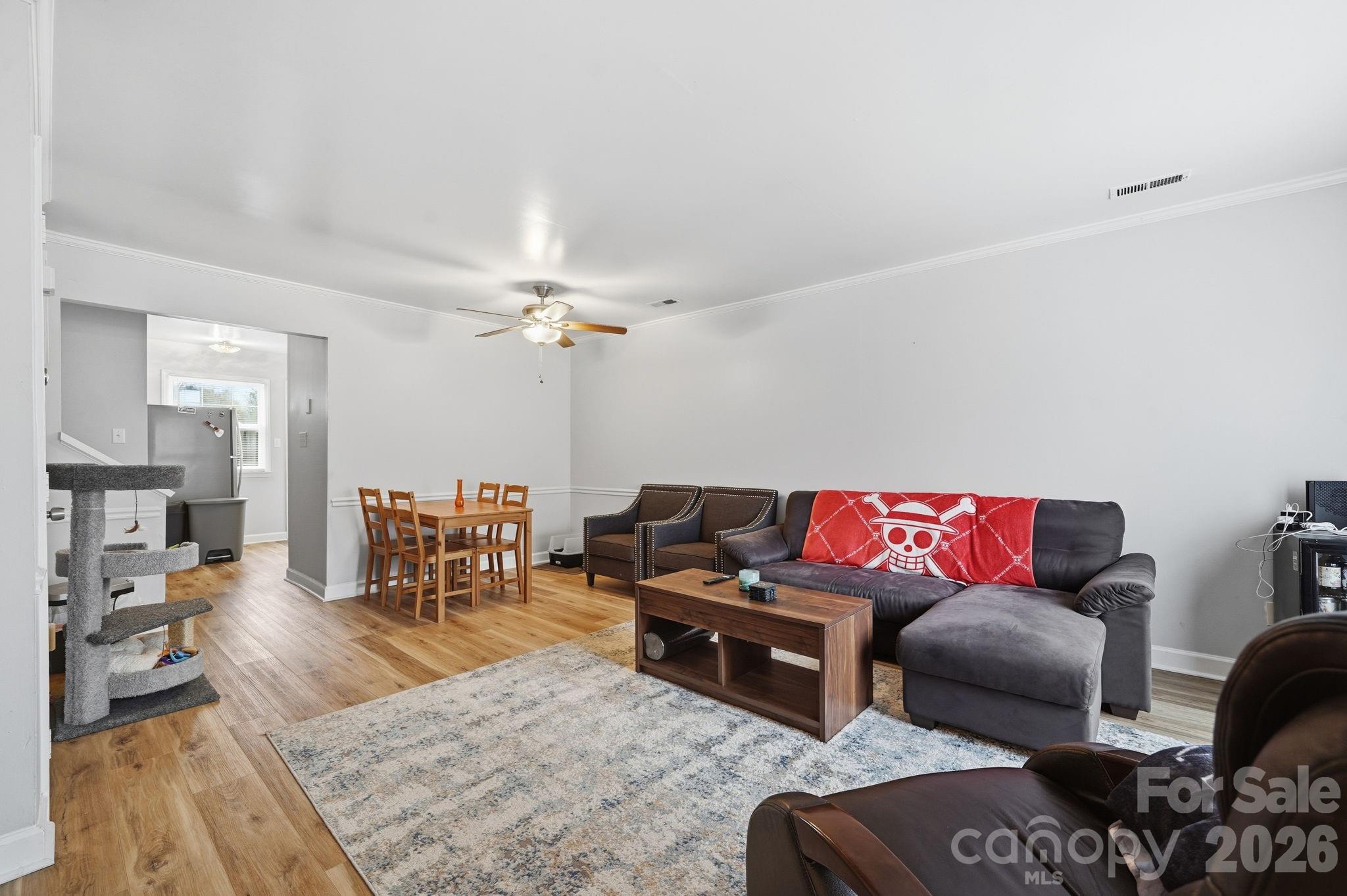 5918 Crape Myrtle Lane Property Photo 3