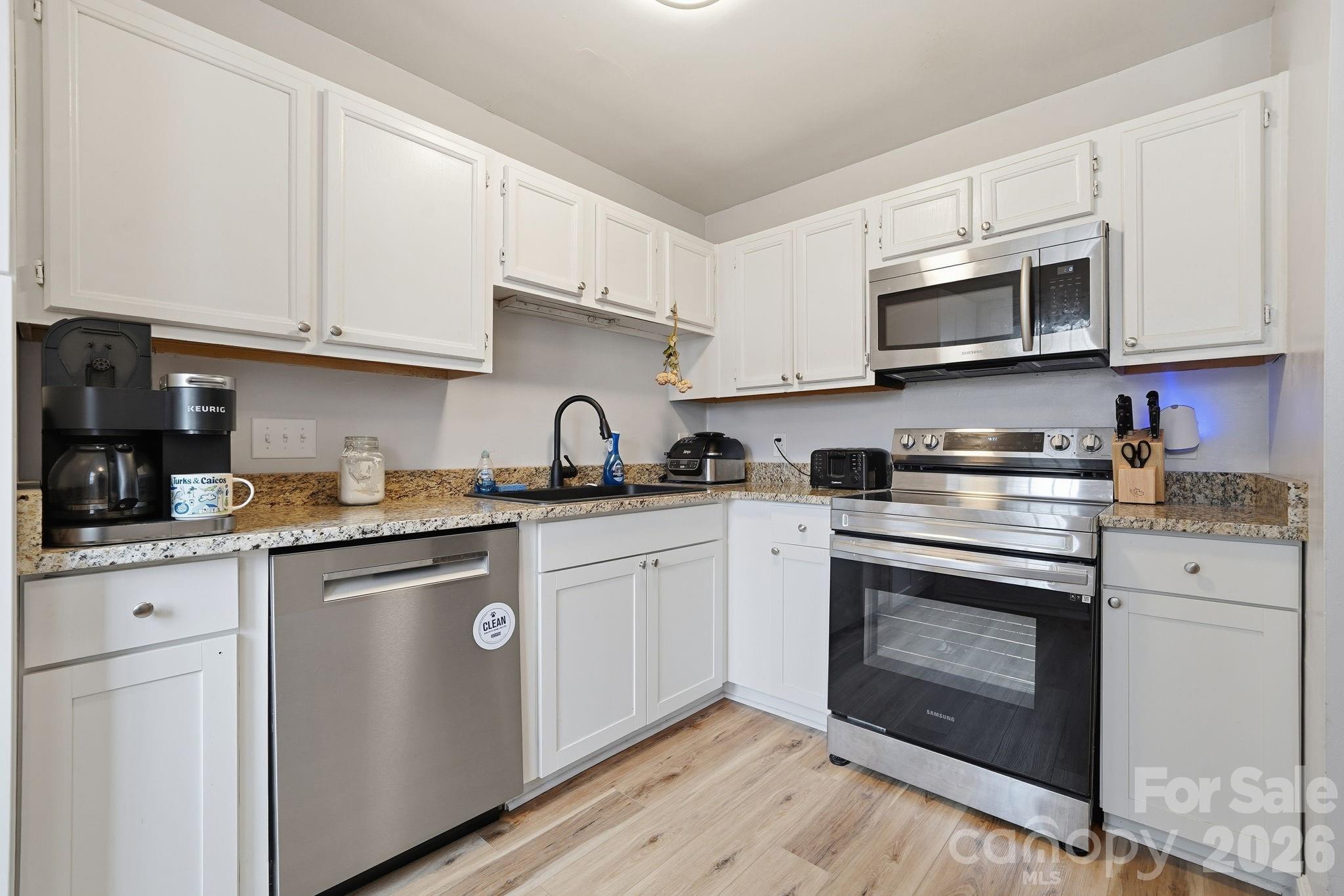 5918 Crape Myrtle Lane Property Photo 8