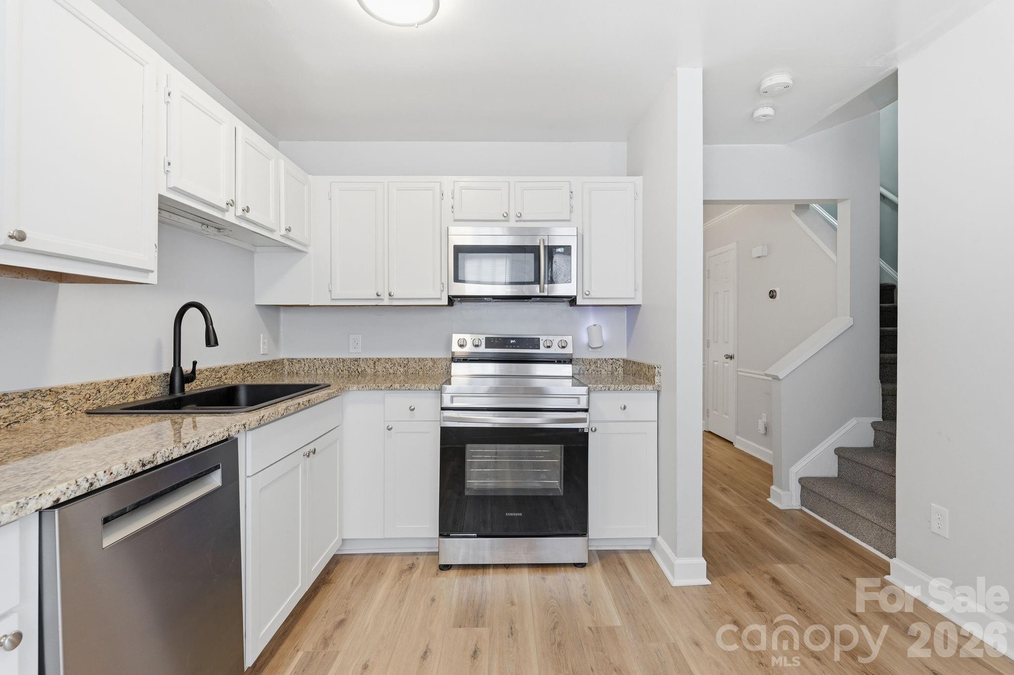 5918 Crape Myrtle Lane Property Photo 11