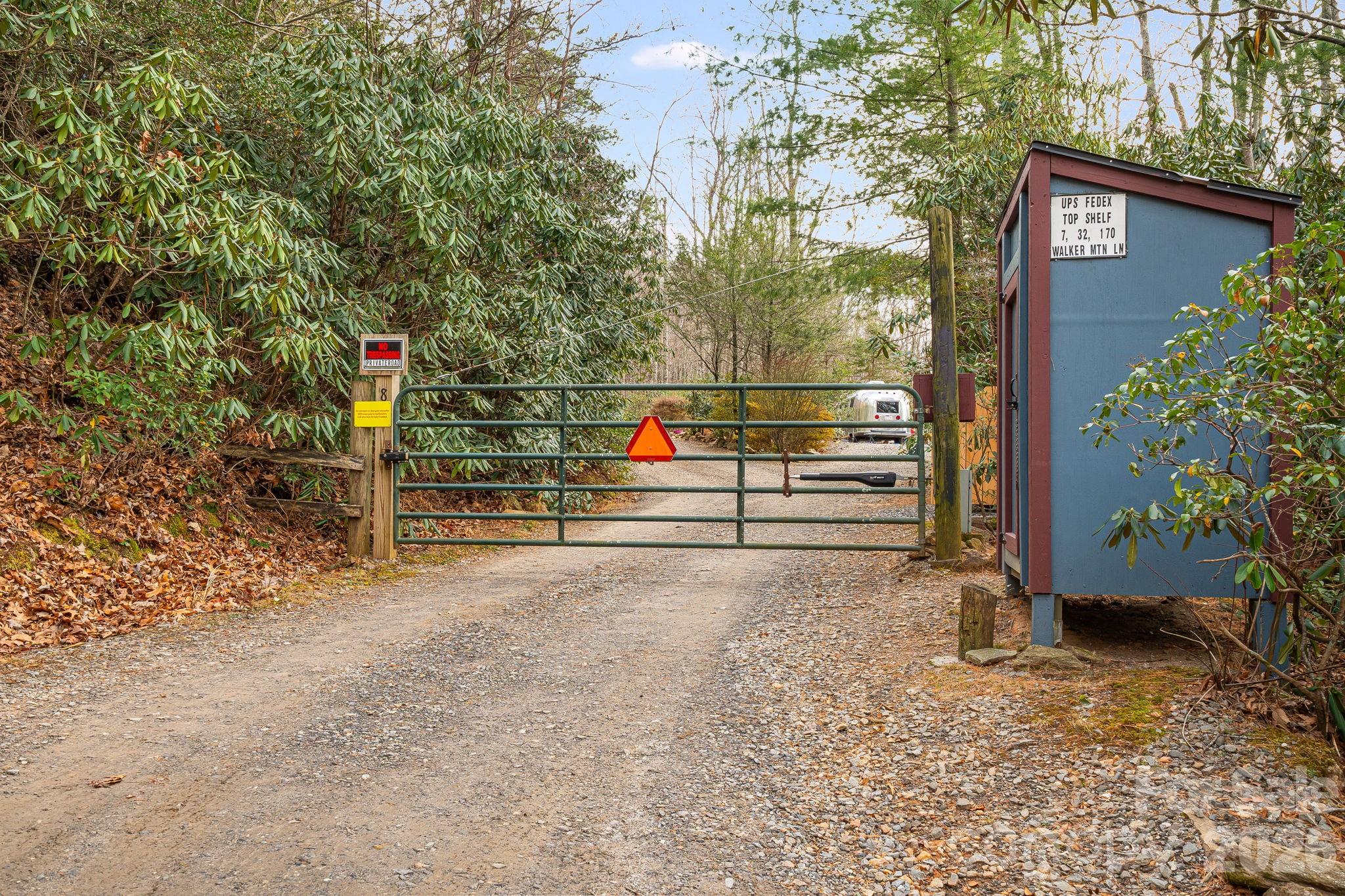 99999 Walker Mountain Lane Property Photo 3