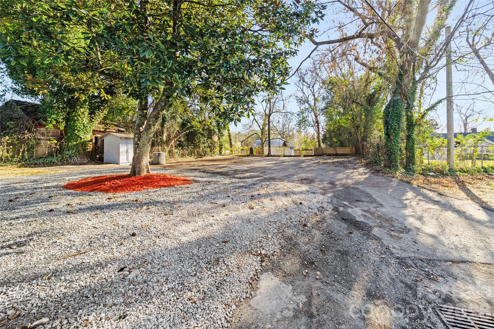 208 Hall Street Property Photo 34