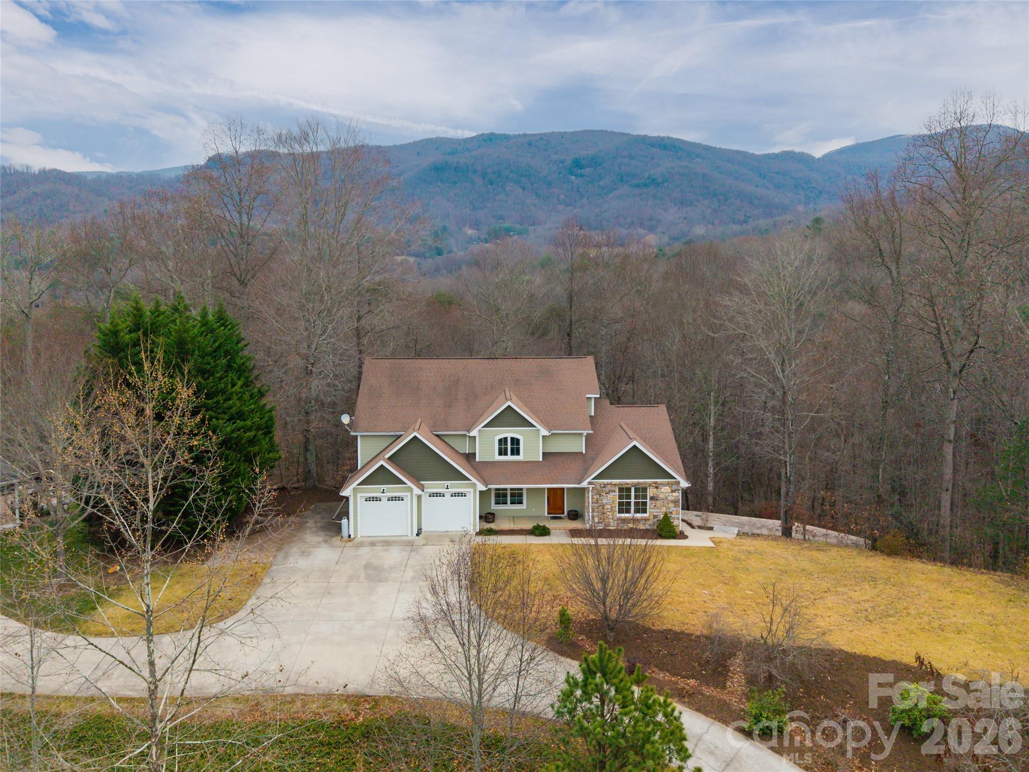 98 Sovereign Lane Property Photo 2