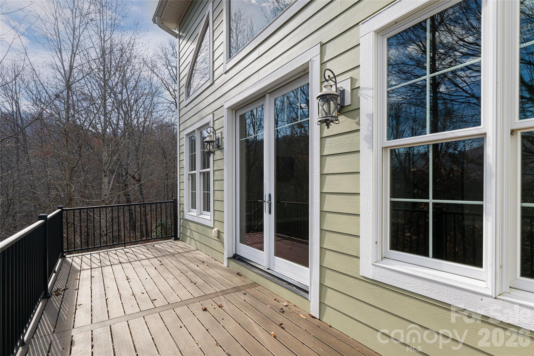 98 Sovereign Lane Property Photo 12