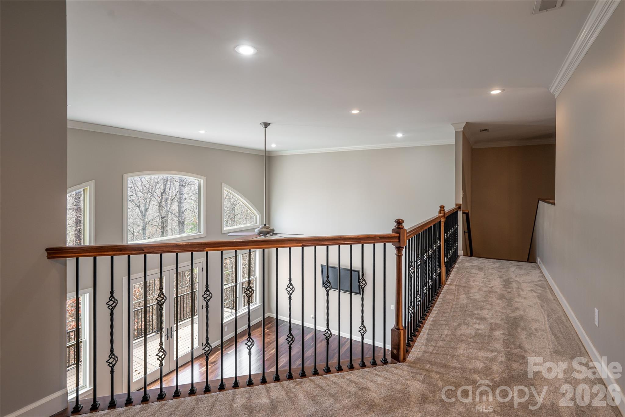 98 Sovereign Lane Property Photo 21
