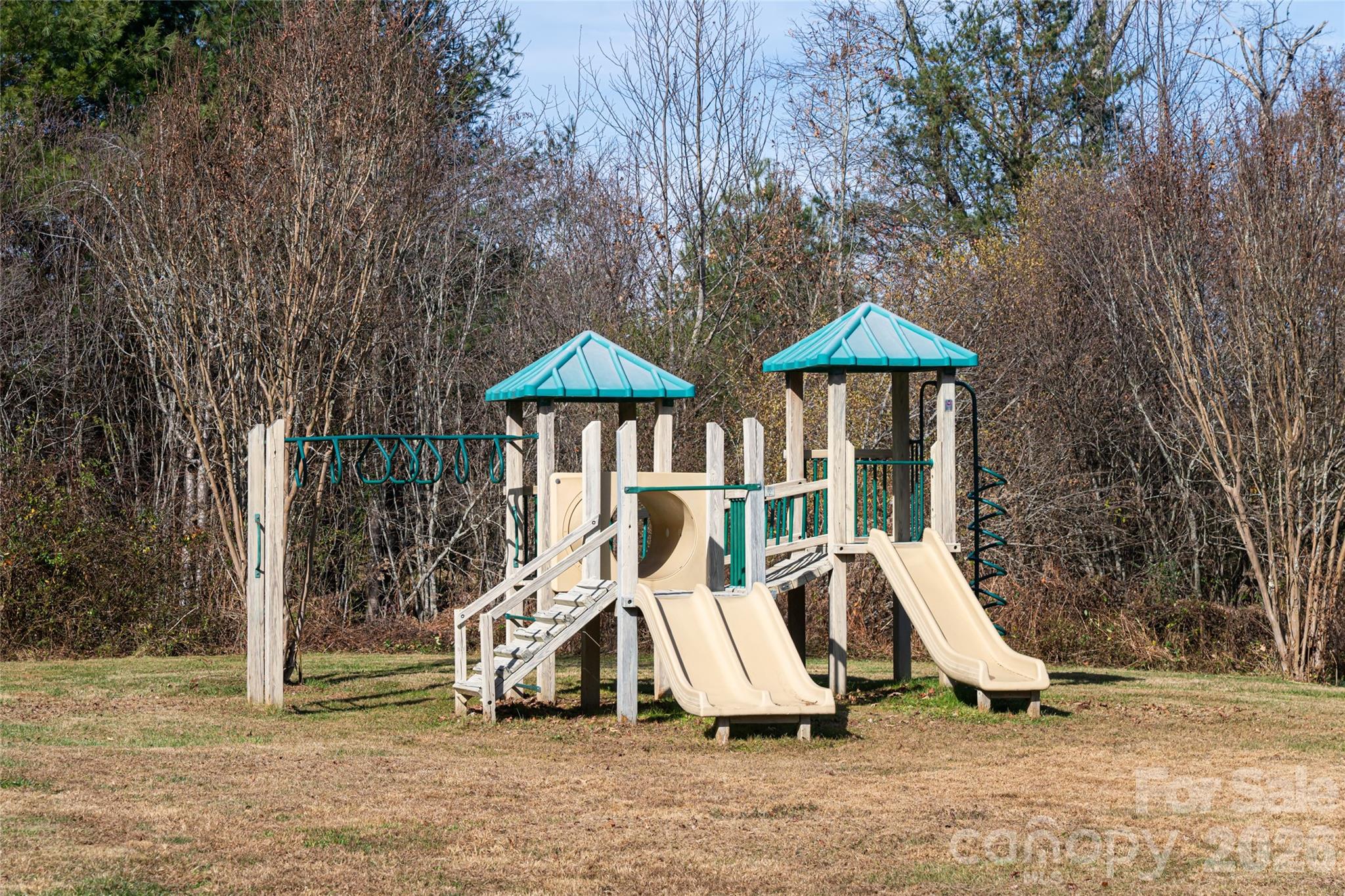 98 Sovereign Lane Property Photo 36