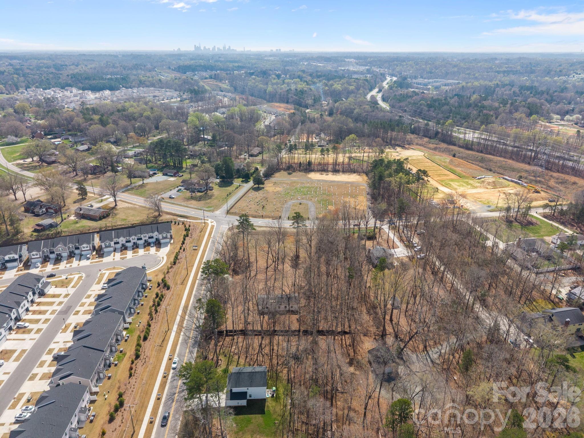 9121 Hutchinson Lane Property Photo 12